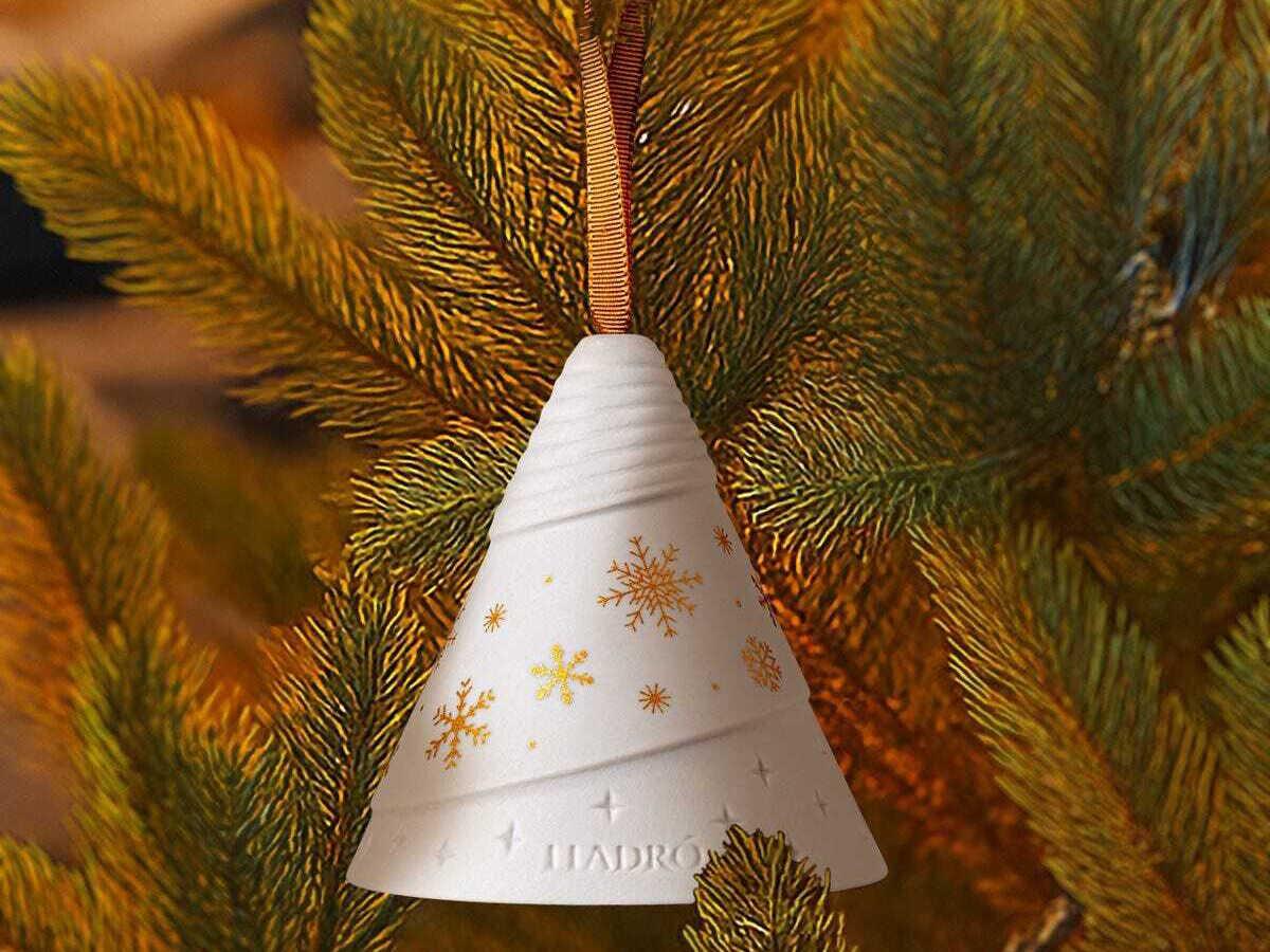 Lladro Tree Happy Holidays Christmas Ornament