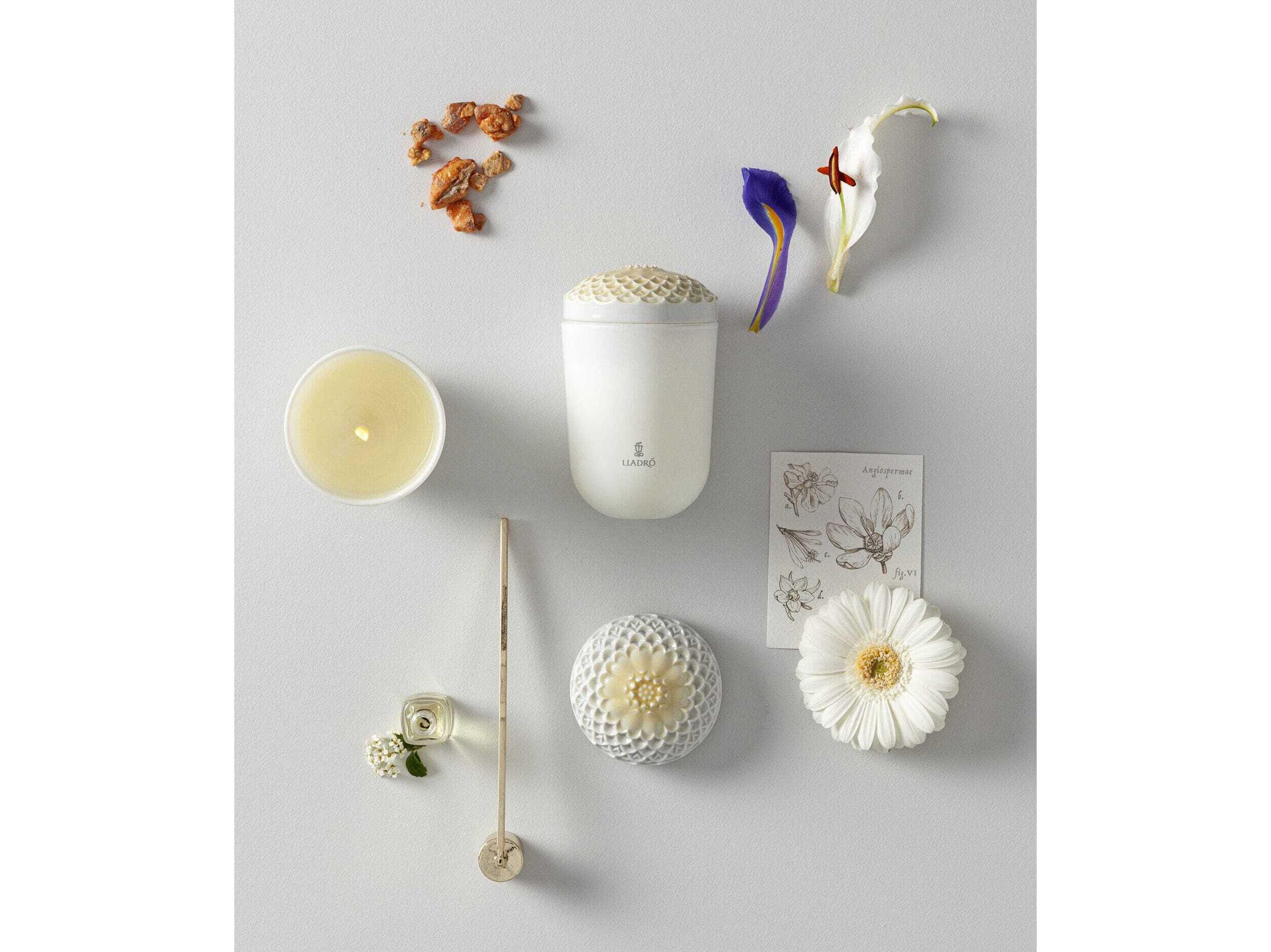 Lladro Echoes of Nature Tropical Blossoms Candle