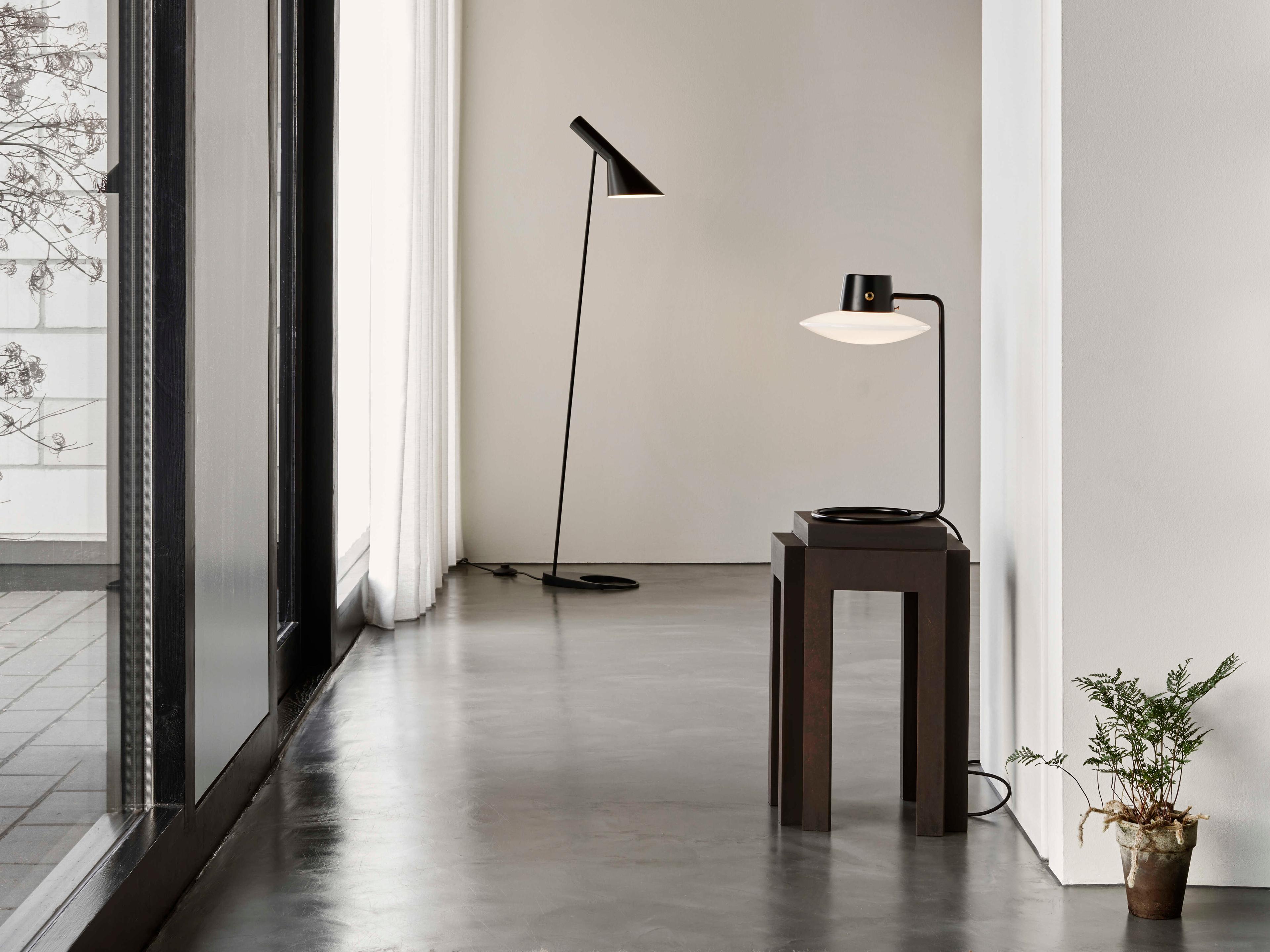 Louis Poulsen AJ Oxford Black Desk Lamp