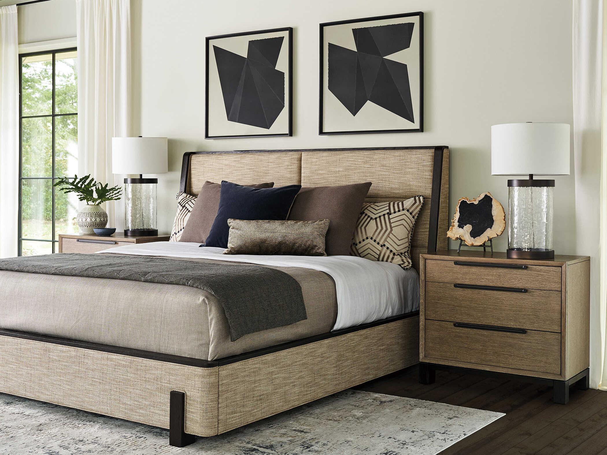 Lexington Zanzibar Delaney Tunis Brown Upholstered King Panel Bed