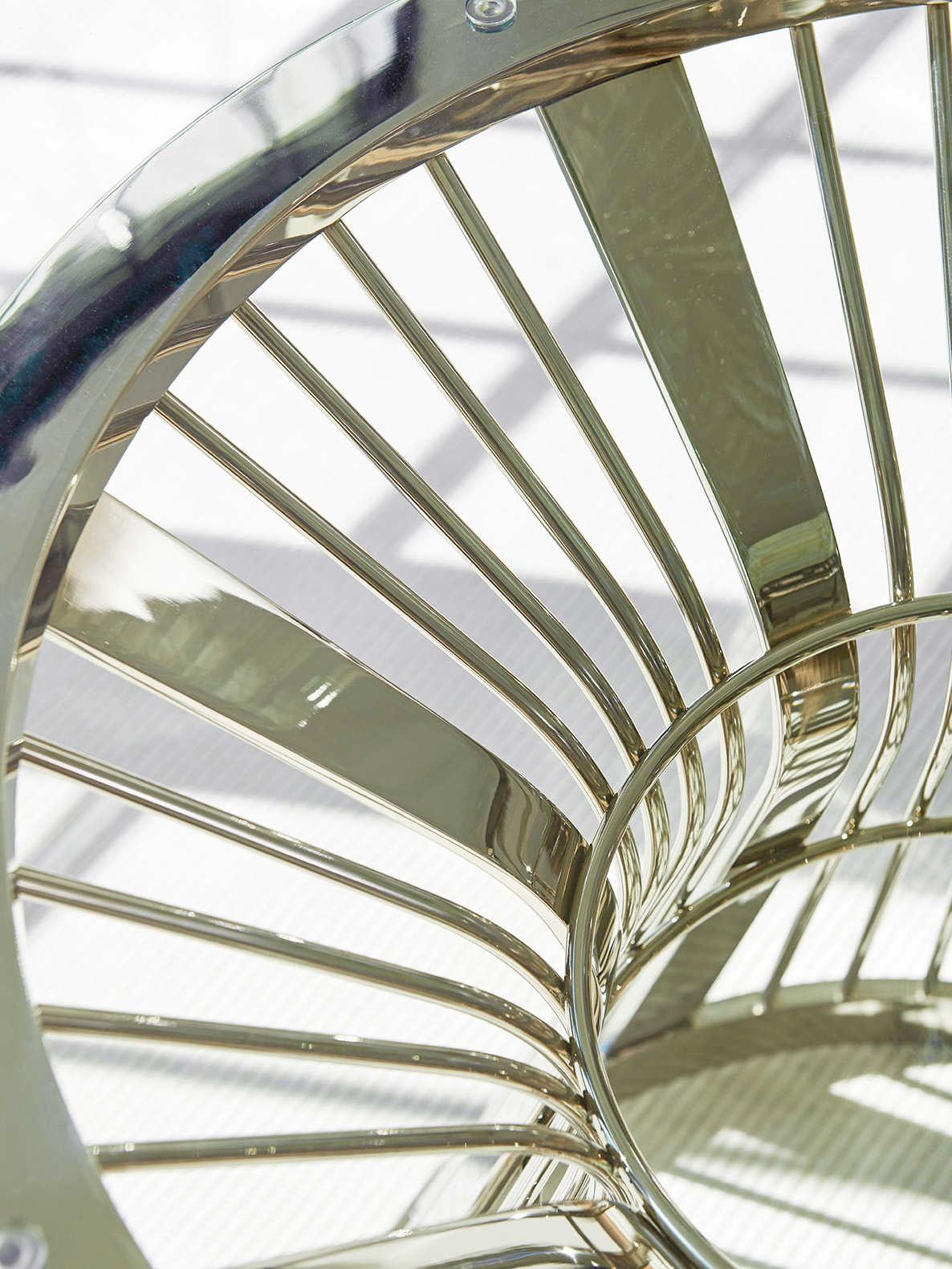 Lexington Ariana Round Glass Platinum Dining Table