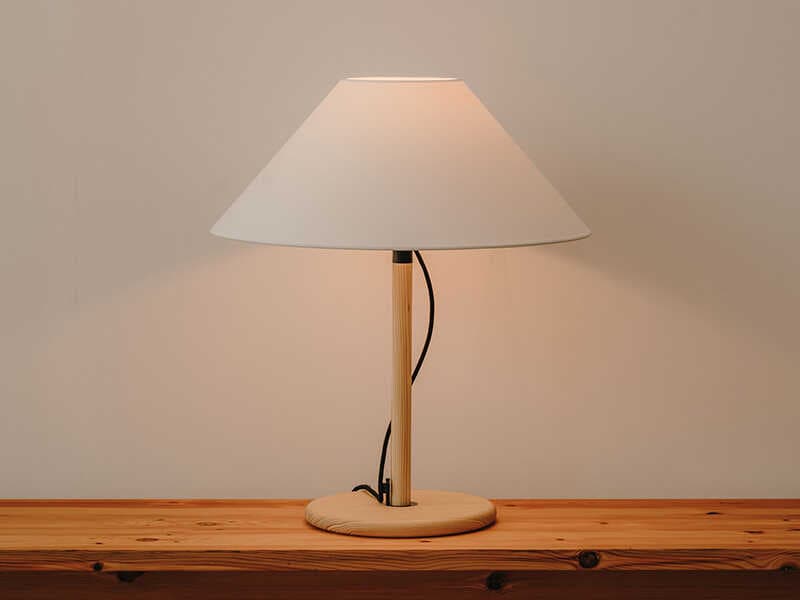 Luxcambra Clasica Pinewood Melis Scroll White Parchment Brown Table Lamp