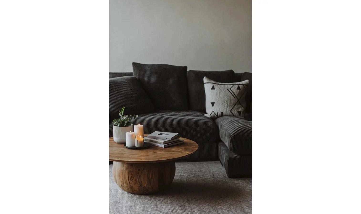 Moe's Home Plunge Living Room Set