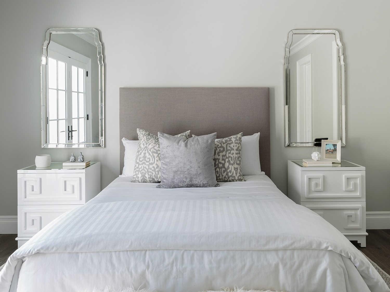 Mirror Home Distressed Silver Leaf Queen Anne Wall Mirror