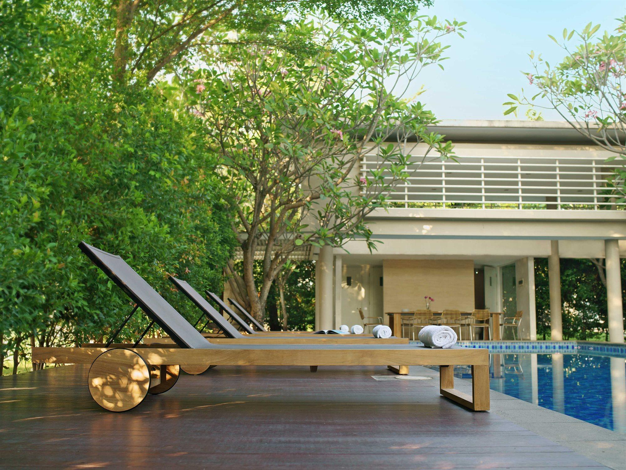 Mamagreen Ekka Teak Sling Outdoor Patio Lounge Set