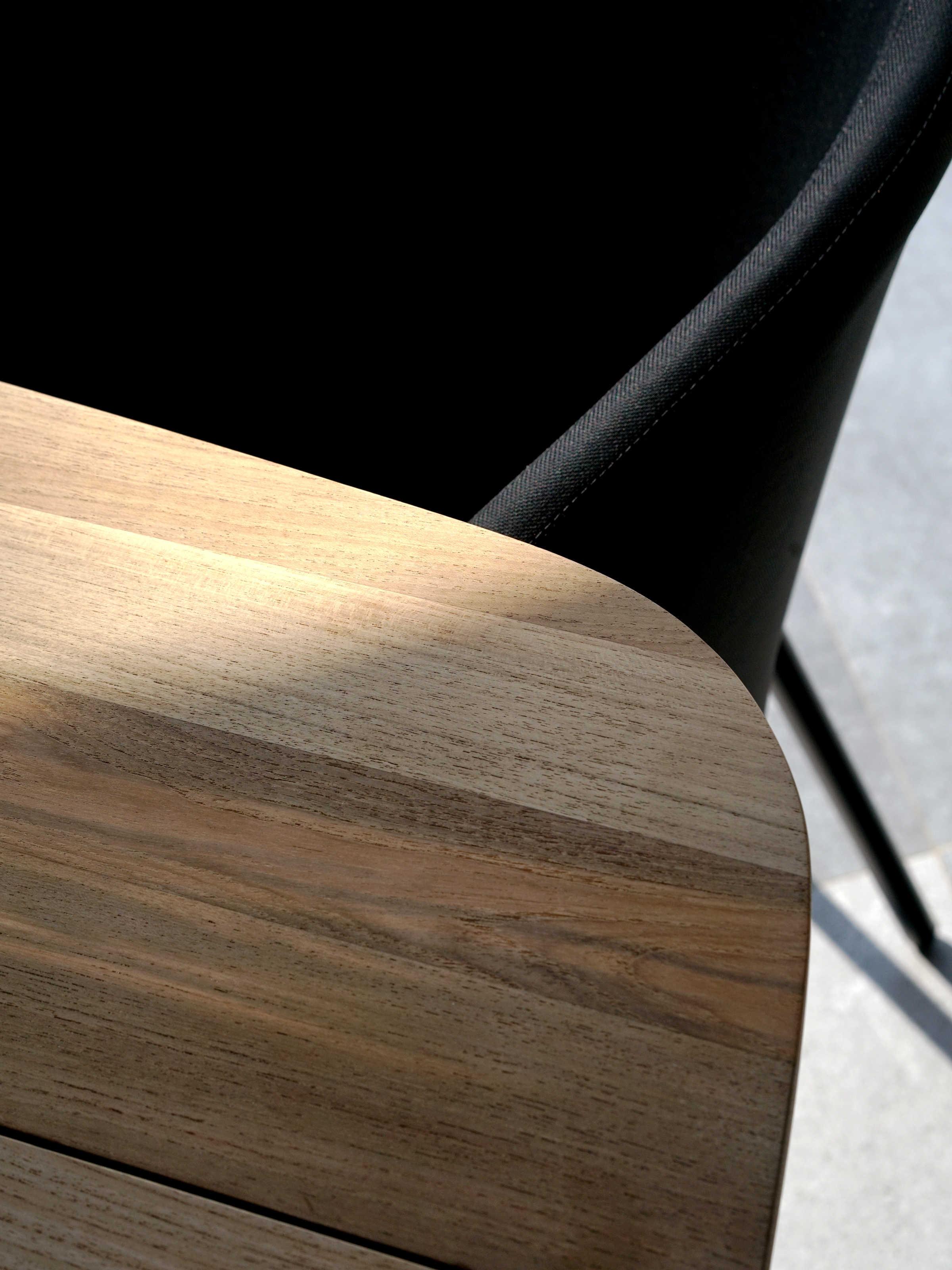 MamaGreen Zupy Aluminum Cushion Outdoor Patio Dining Chair