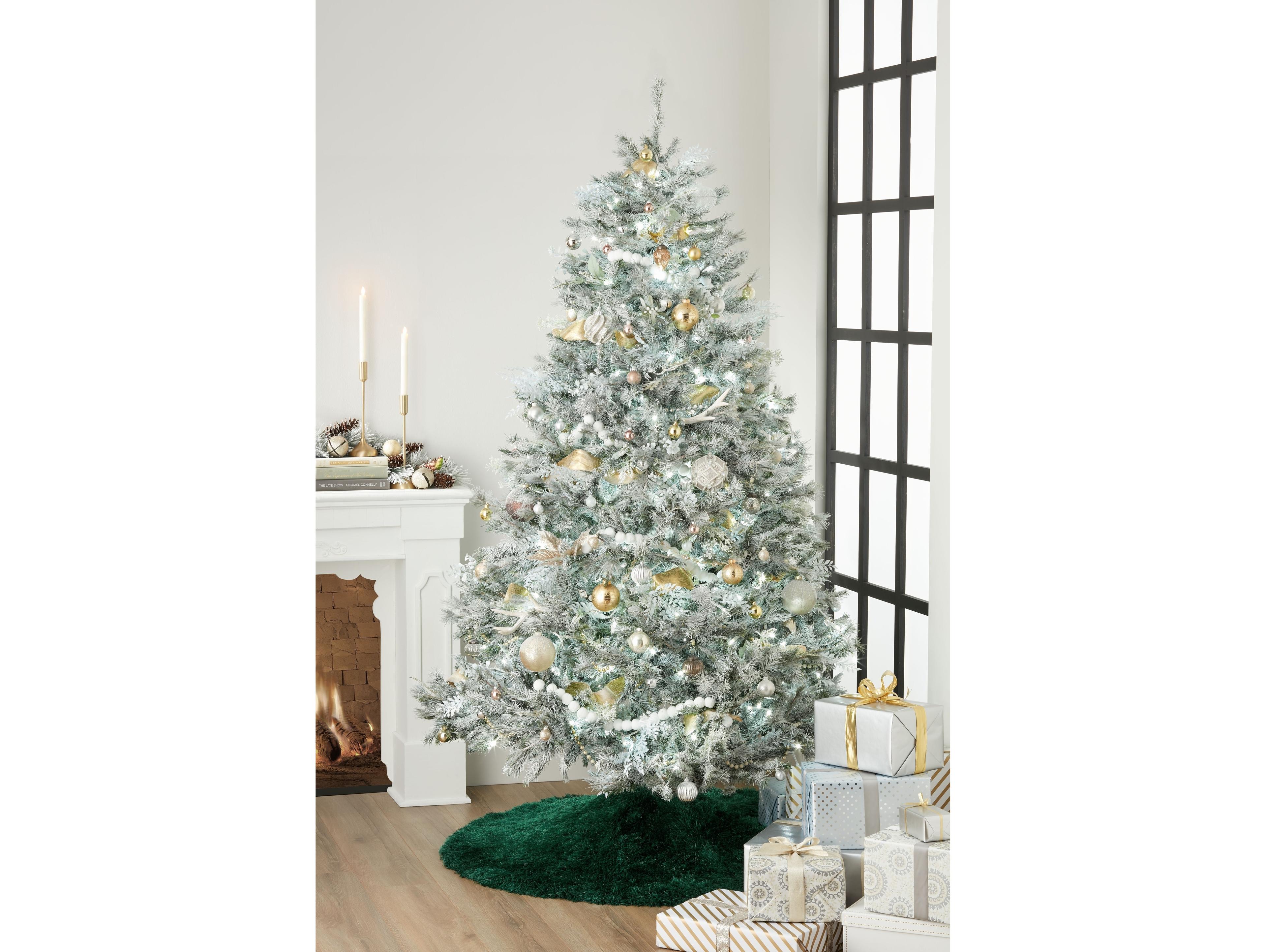 Momeni Green Furry Tree Skirt