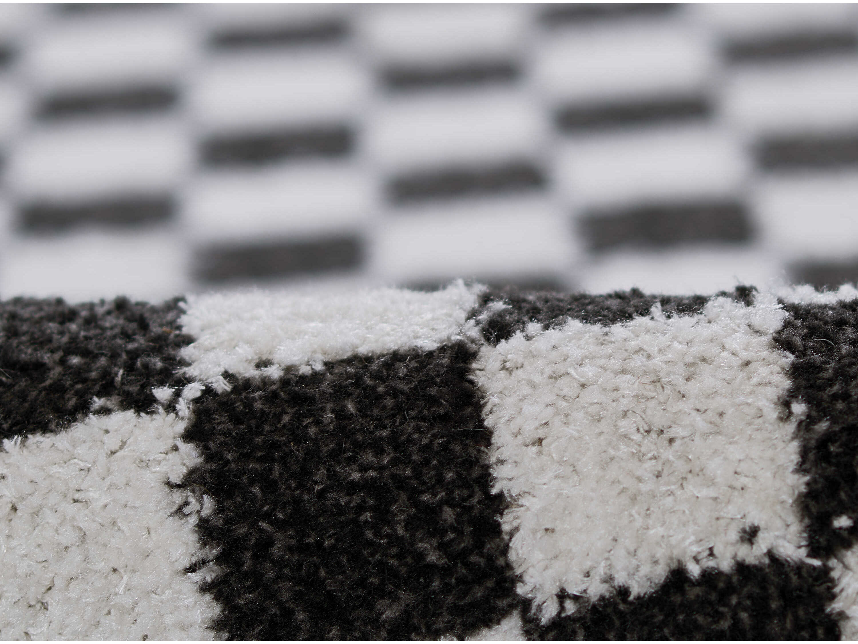 Momeni Kaia Geometric Area Rug