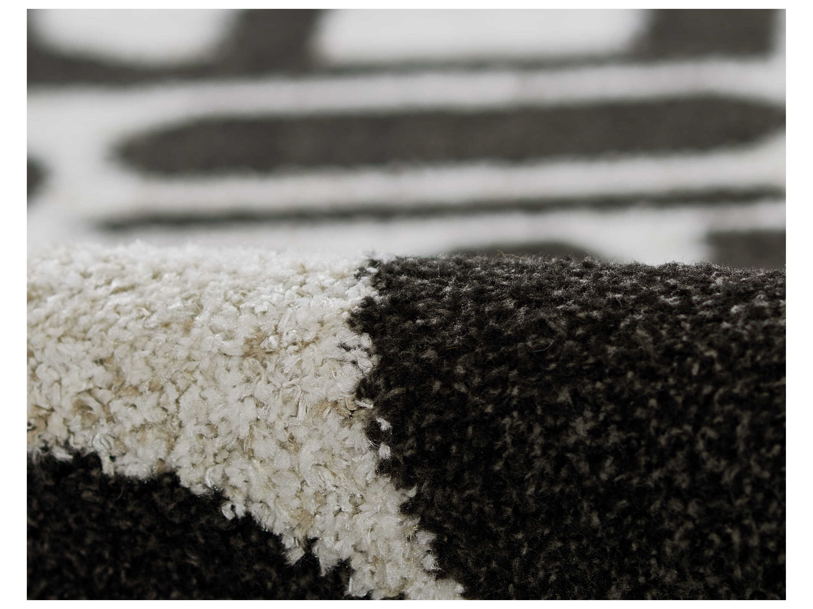 Momeni Kaia Geometric Area Rug