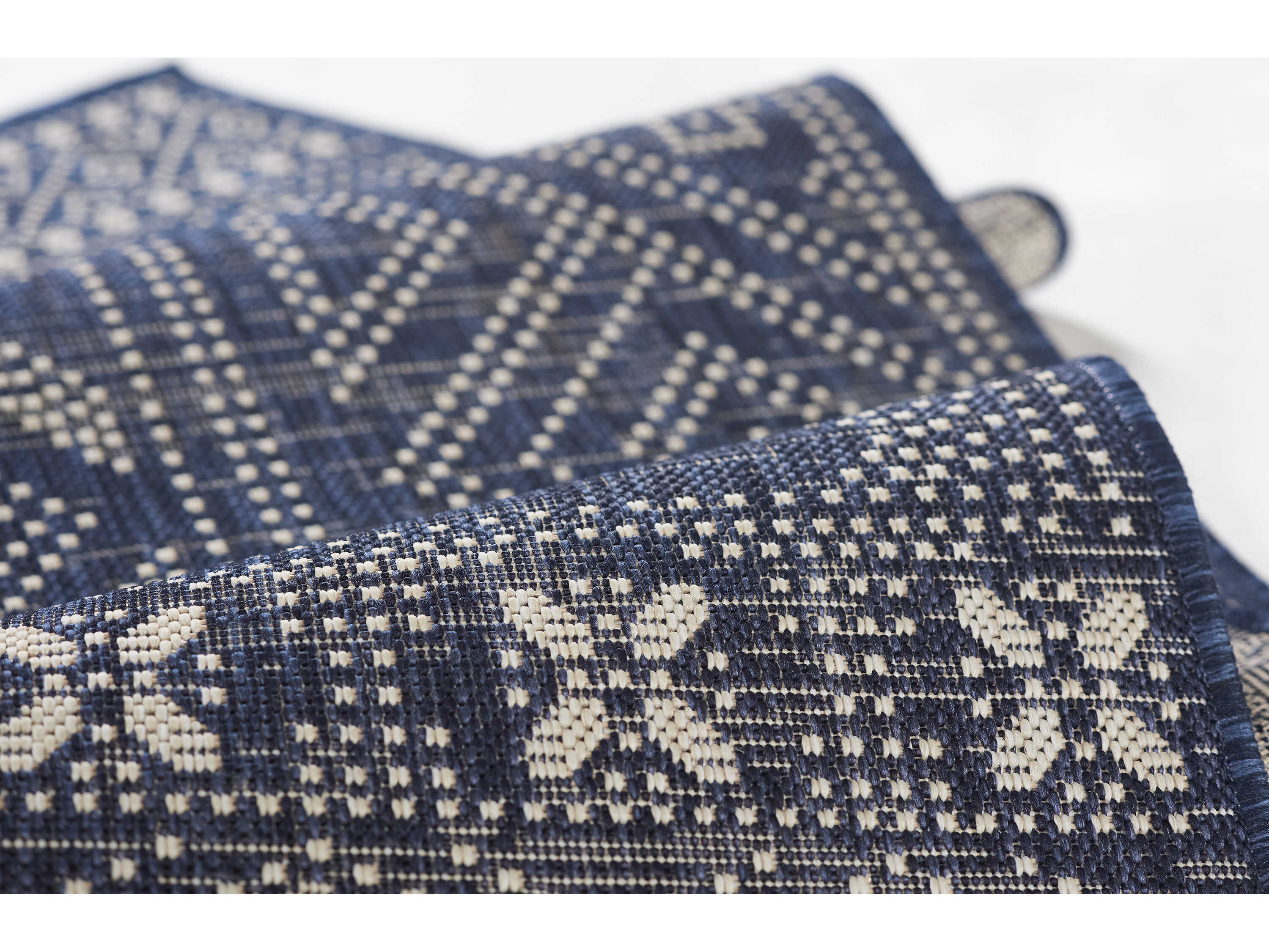 Momeni Riviera Bordered Area Rug