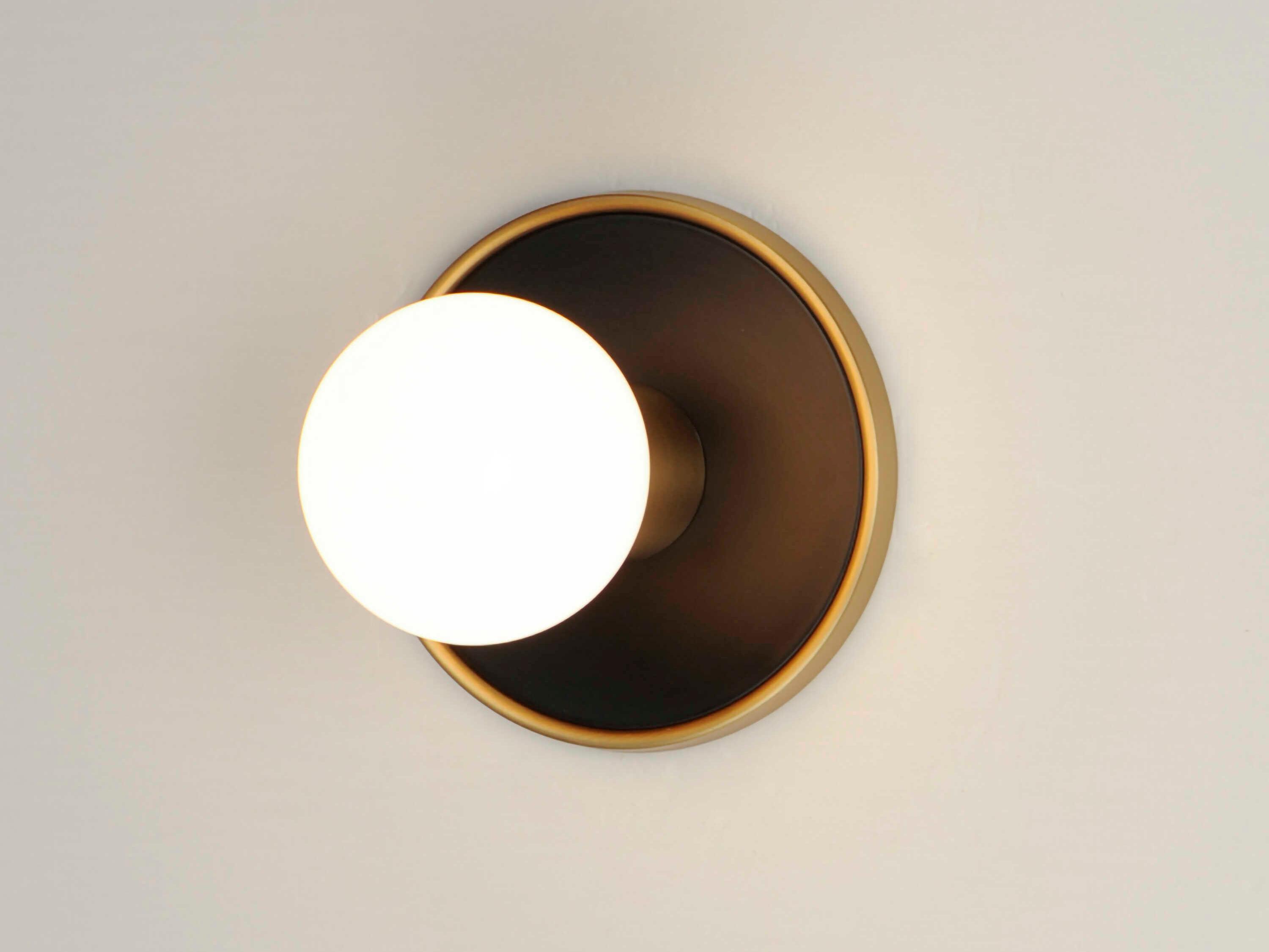 Maxim Lighting Hollywood 1-Light Black Natural Aged Brass Wall Sconce