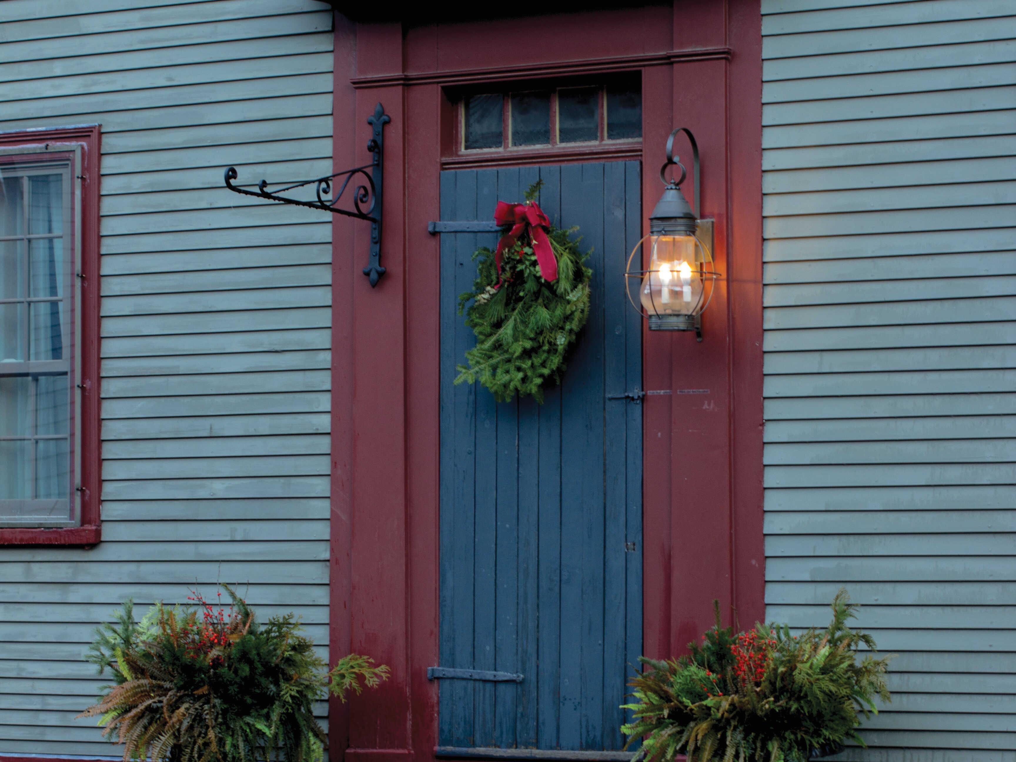 Northeast Lantern Bosc Outdoor Wall Light