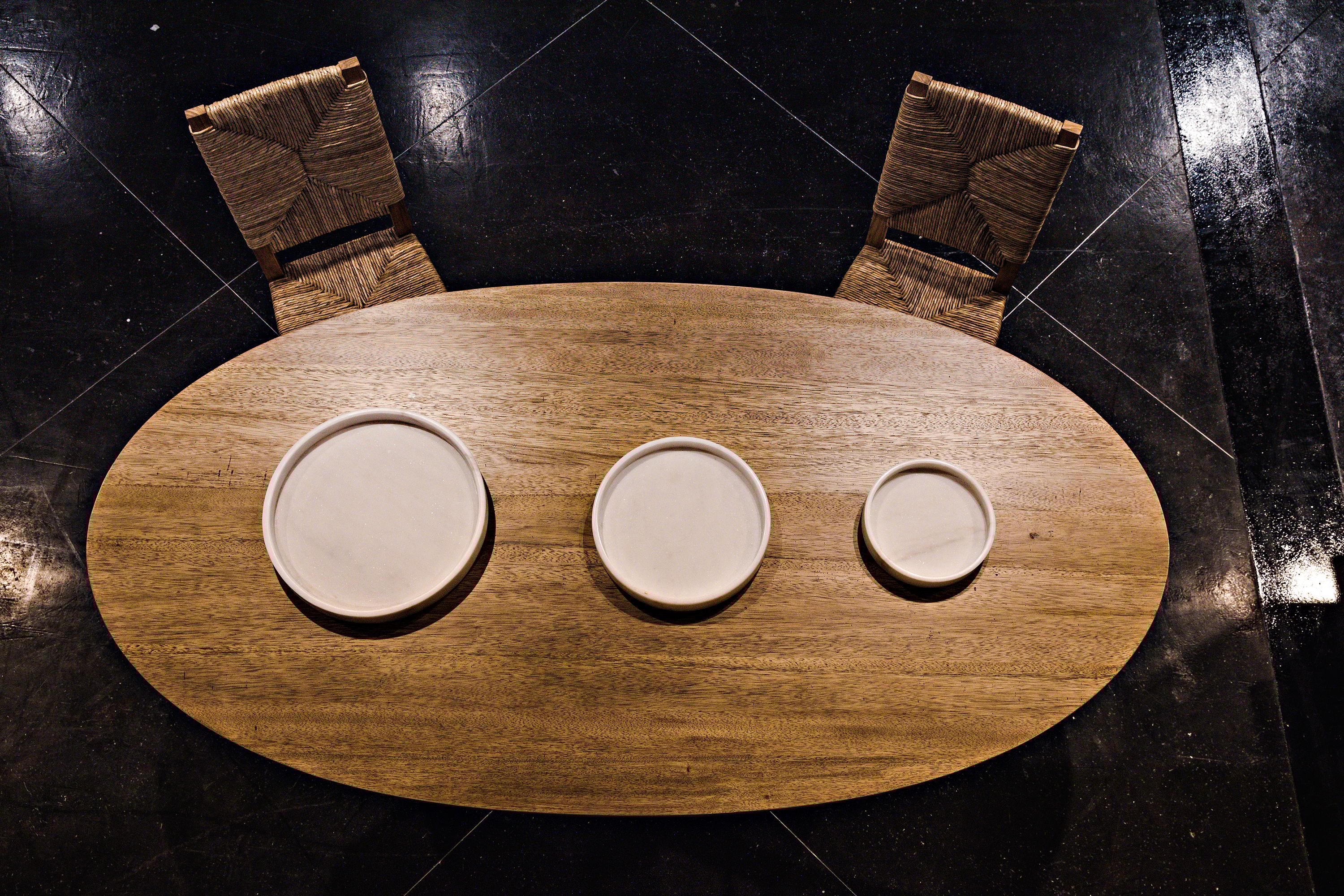 Noir White Stone 16" Round Serving Tray