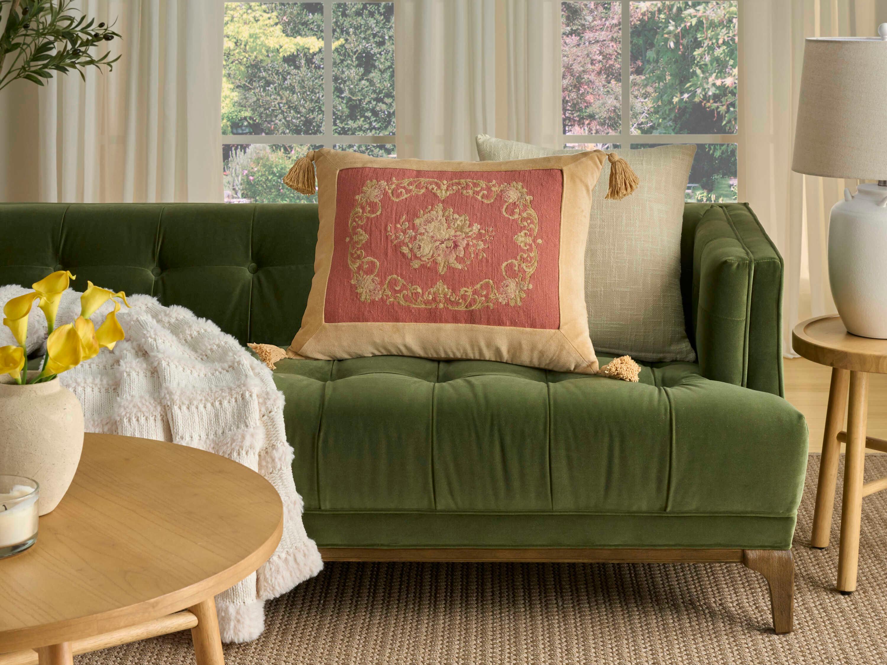 Nourison Mina Victory Vintage Floral Center 18" x 22" Coral Pillow