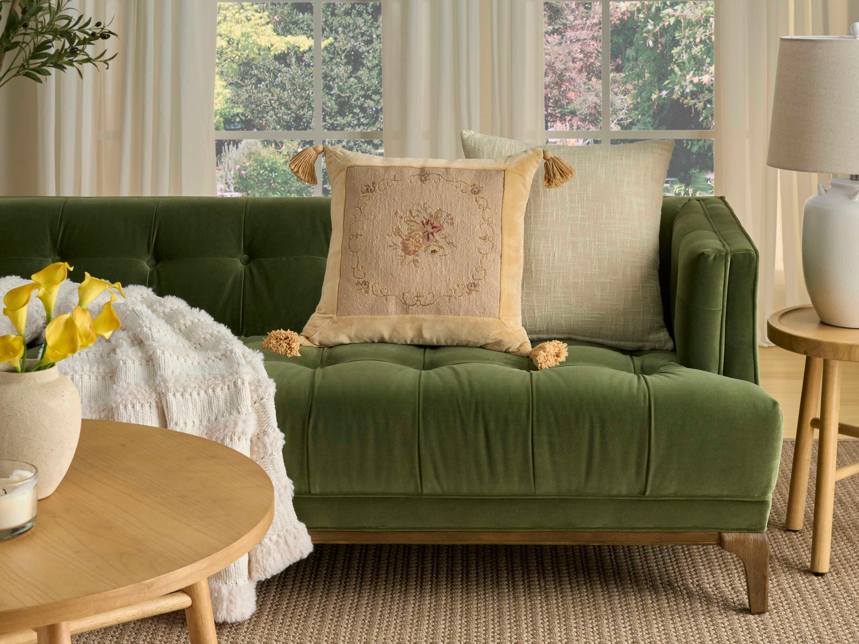 Nourison Mina Victory Vintage Floral Center 18" x 18" Beige Pillow