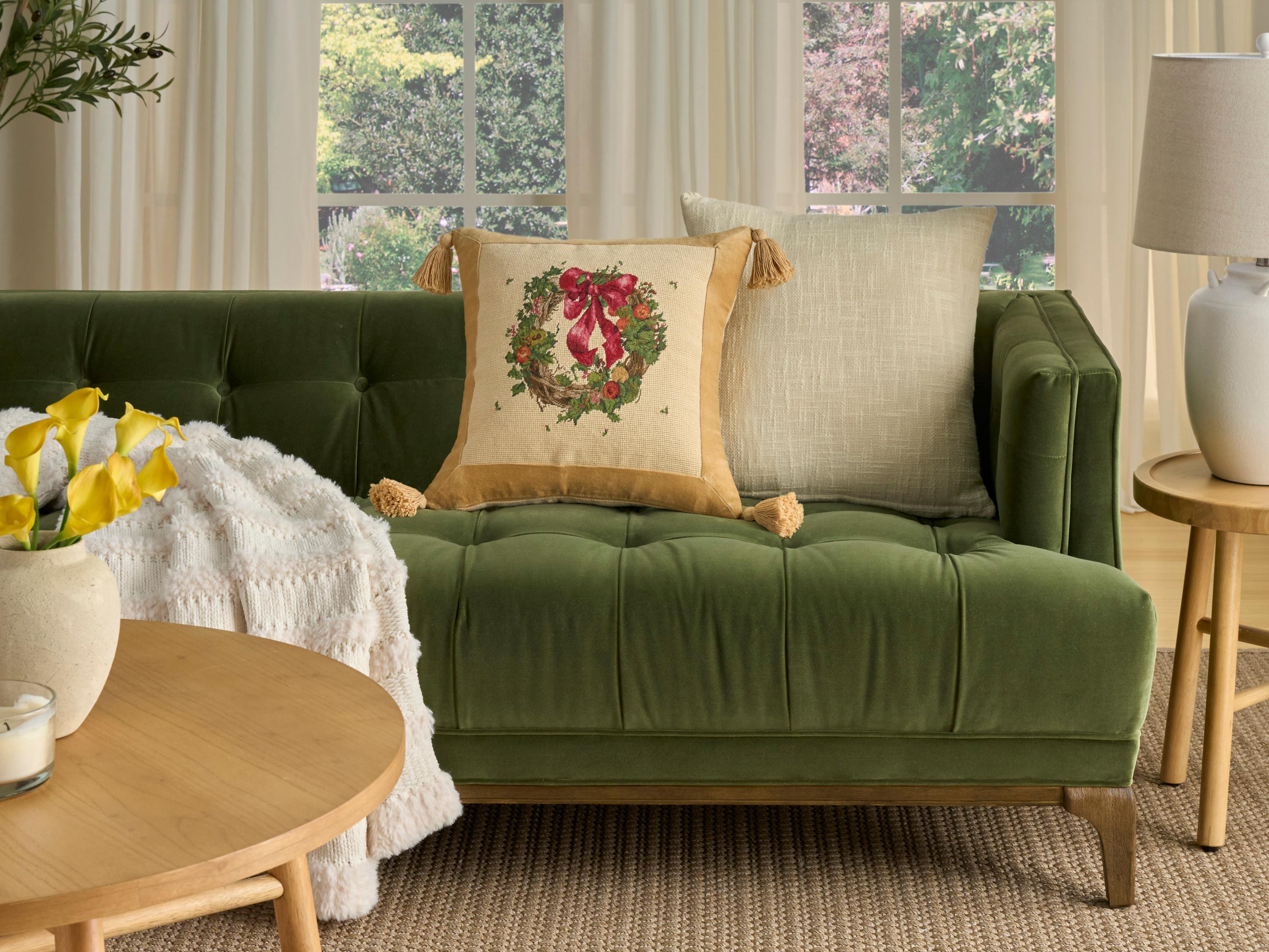 Nourison Mina Victory Vintage Wreath 19" x 19" Beige Pillow