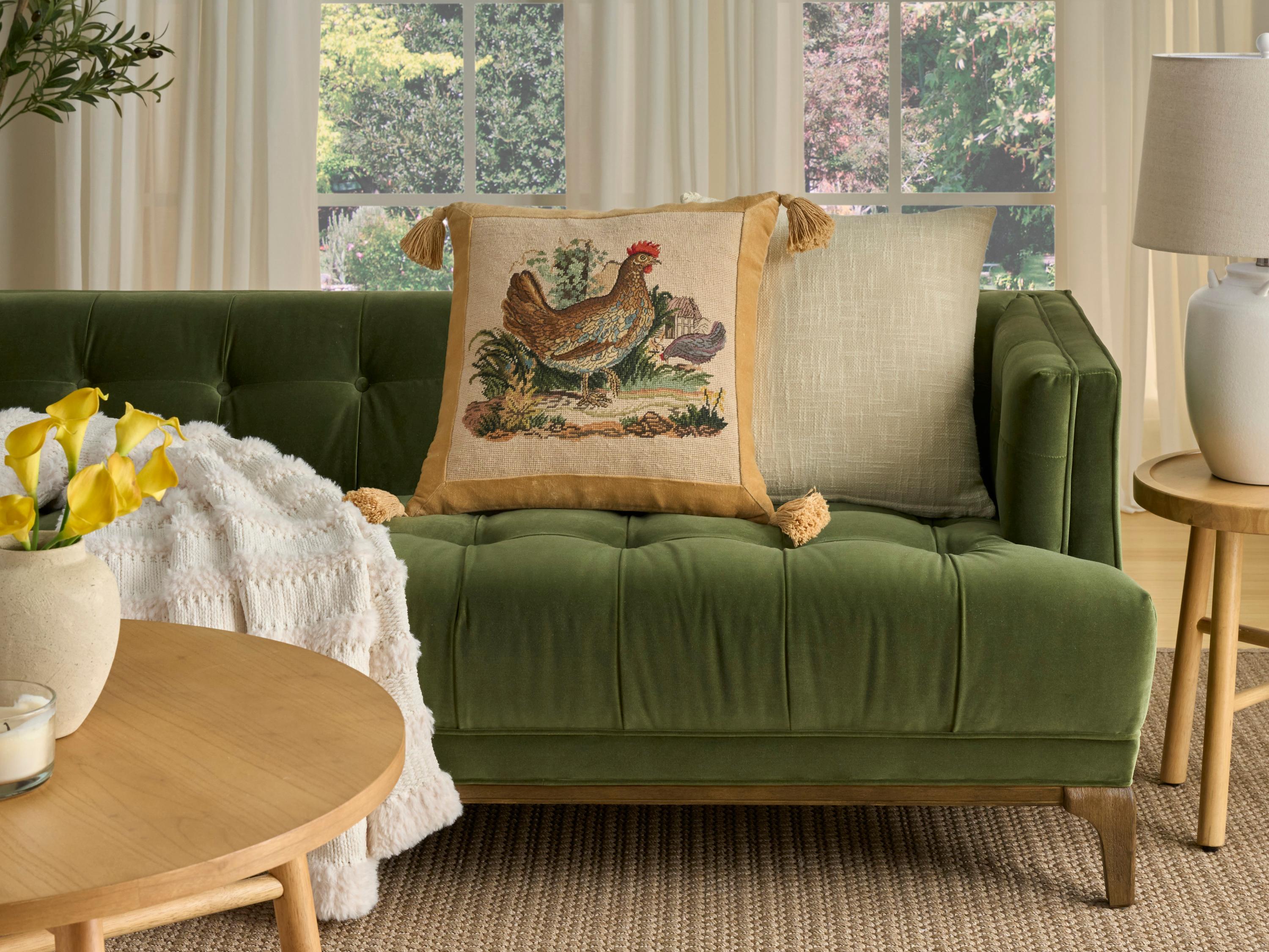 Nourison Mina Victory Vintage Hen 22" x 22" Beige Pillow