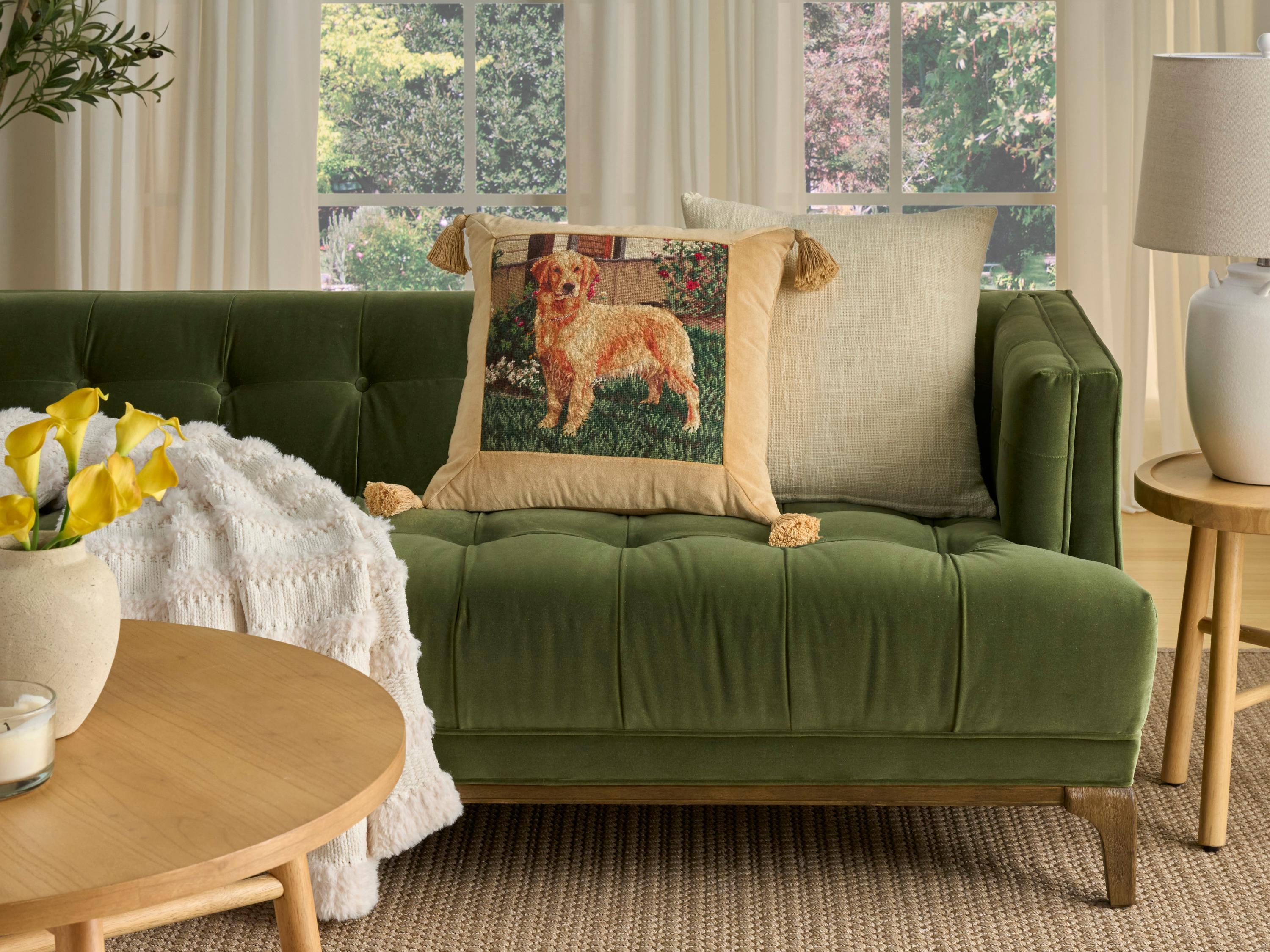 Nourison Mina Victory Vintage Golden Retriever 20" x 20" Multicolor Pillow