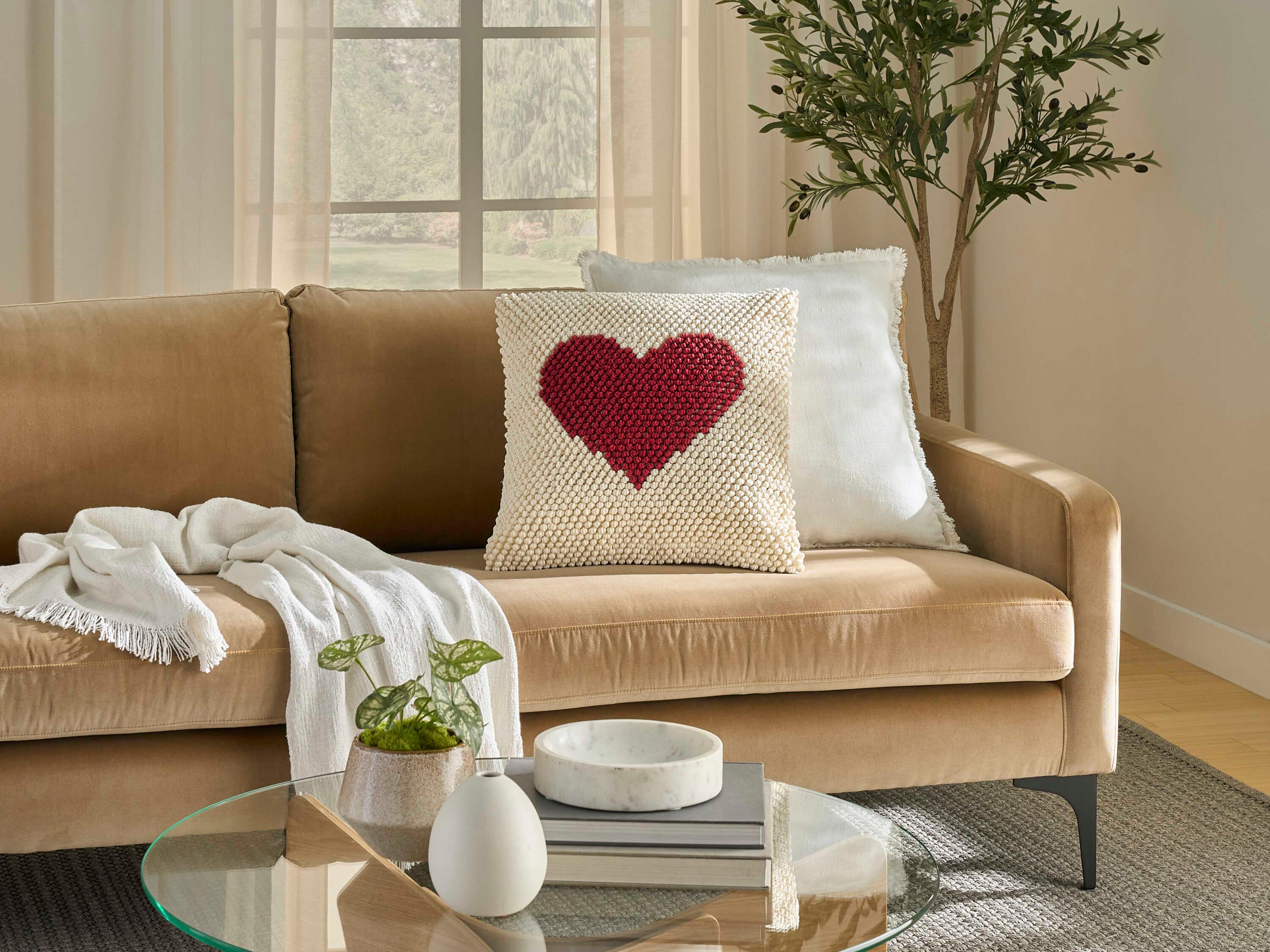 Nourison Holiday Loop Heart Pillow