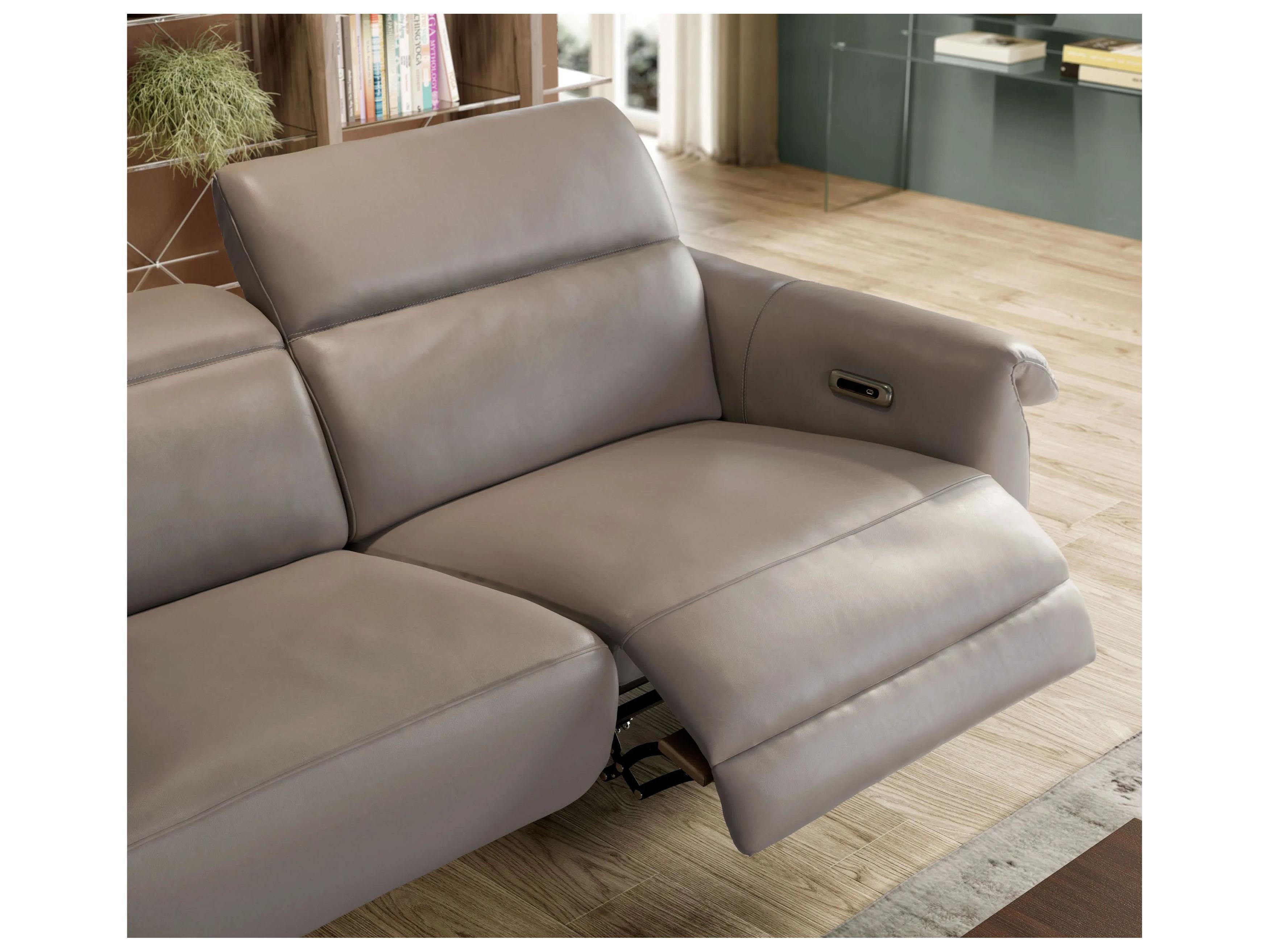 Natuzzi Editions Leggiadro Loveseat