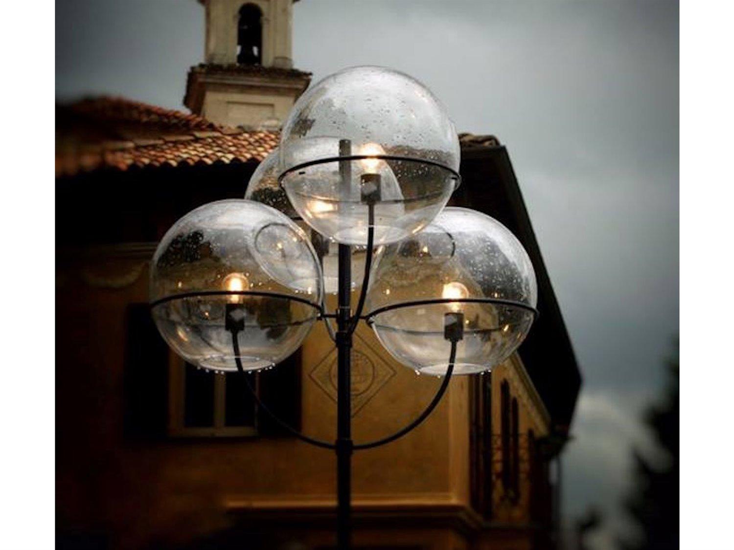 Oluce Lyndon 4 - Light Outdoor Post Light