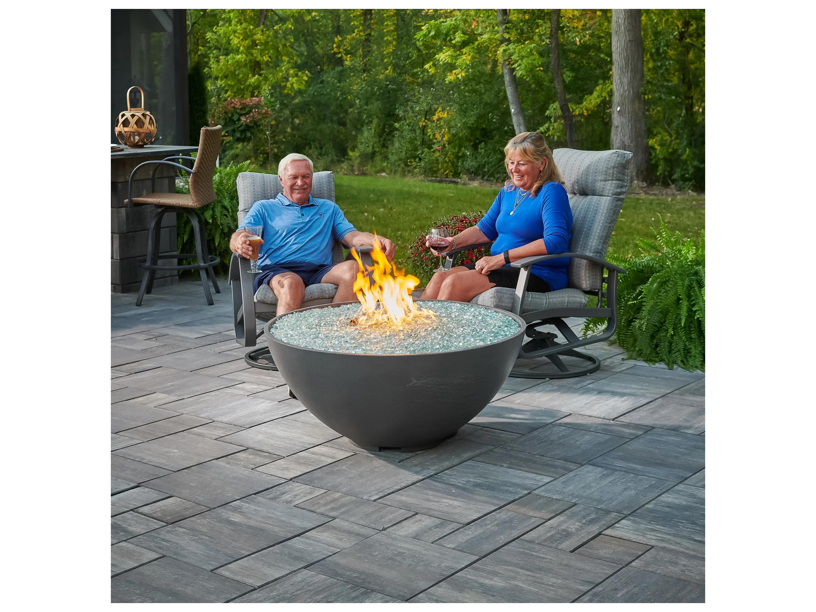 Outdoor Greatroom Cove Edge Concrete Midnight Mist Round Gas Fire Pit Bowl with Direct Spark Ignition NG