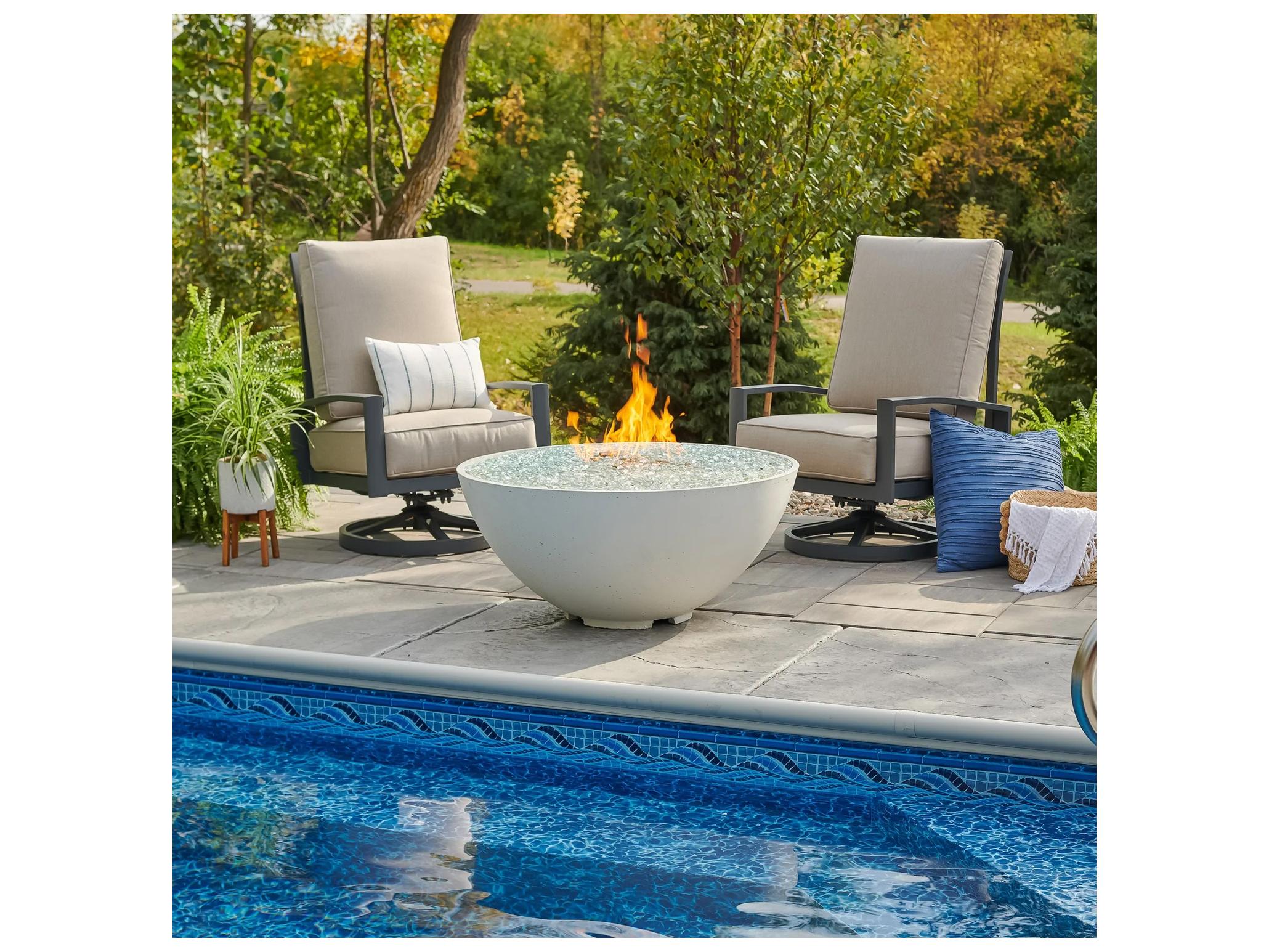 Outdoor Greatroom Cove Edge White Round Gas Fire Pit Bowls