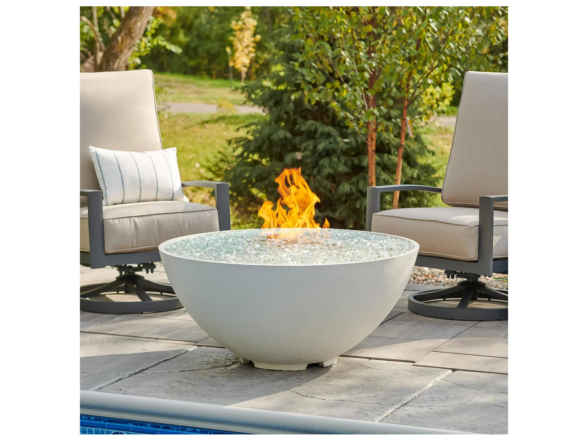 Outdoor Greatroom Cove Edge White Round Gas Fire Pit Bowls