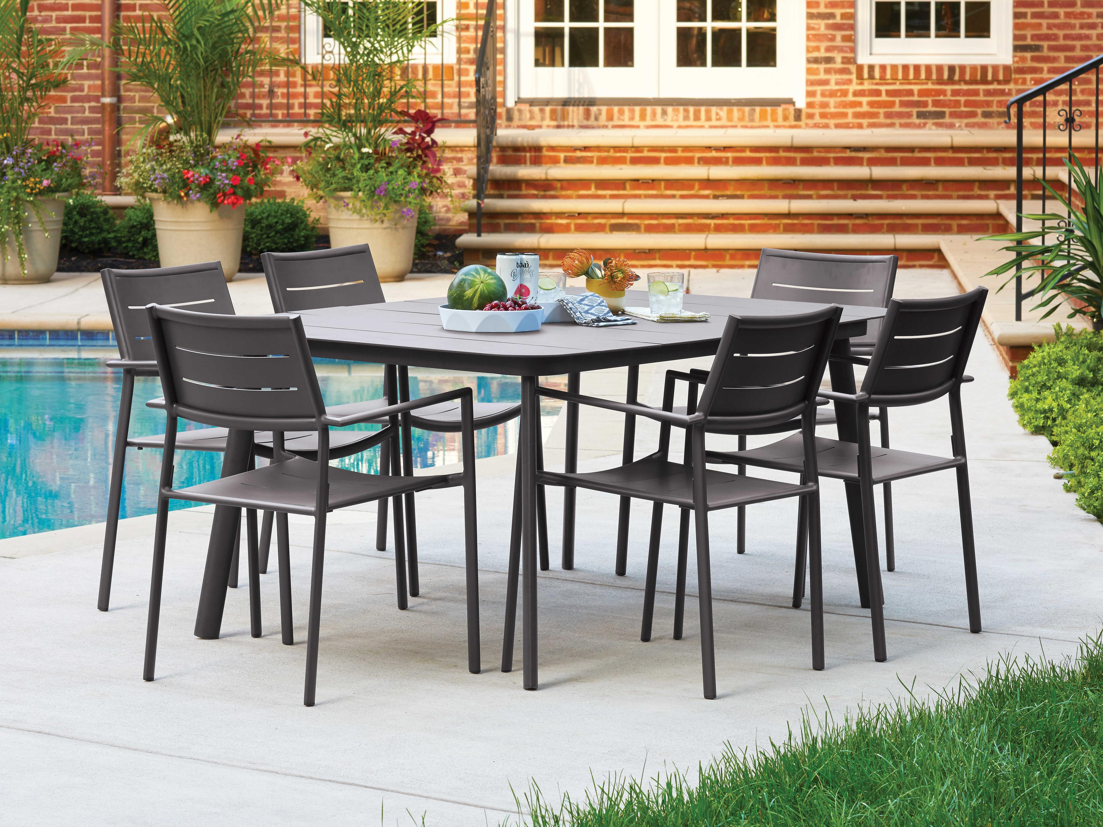 Oxford Garden Eiland 6 Aluminum Dining Chairs and Table Set
