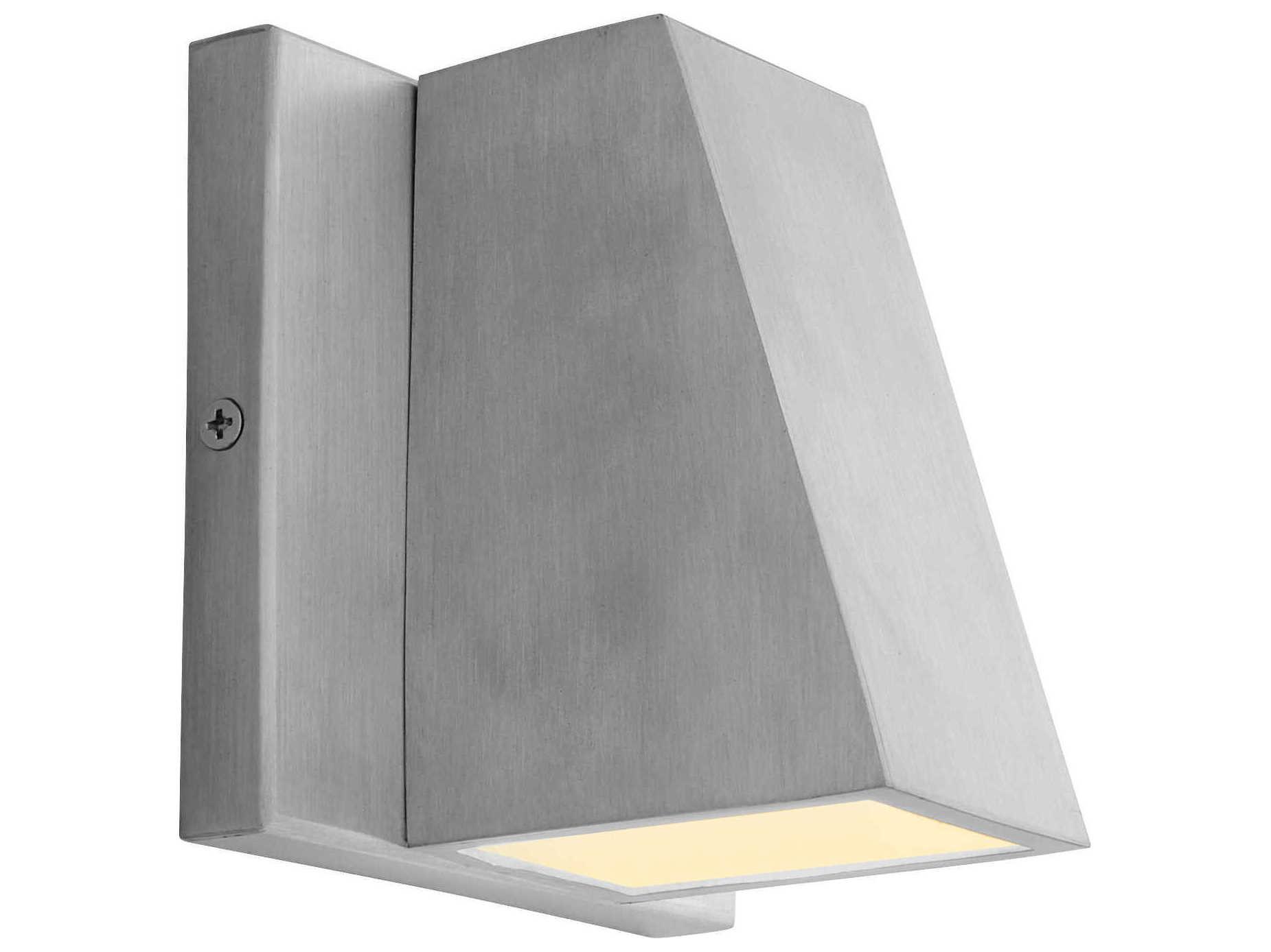 Oxygen by Quorum Titan 1-Light Outdoor Wall Light