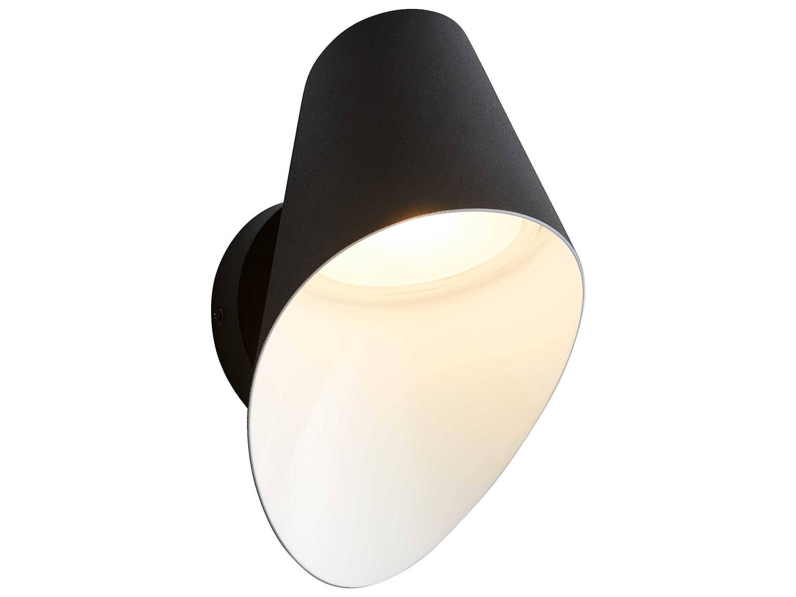 Oxygen by Quorum Lottie 1-Light Outdoor Wall Light