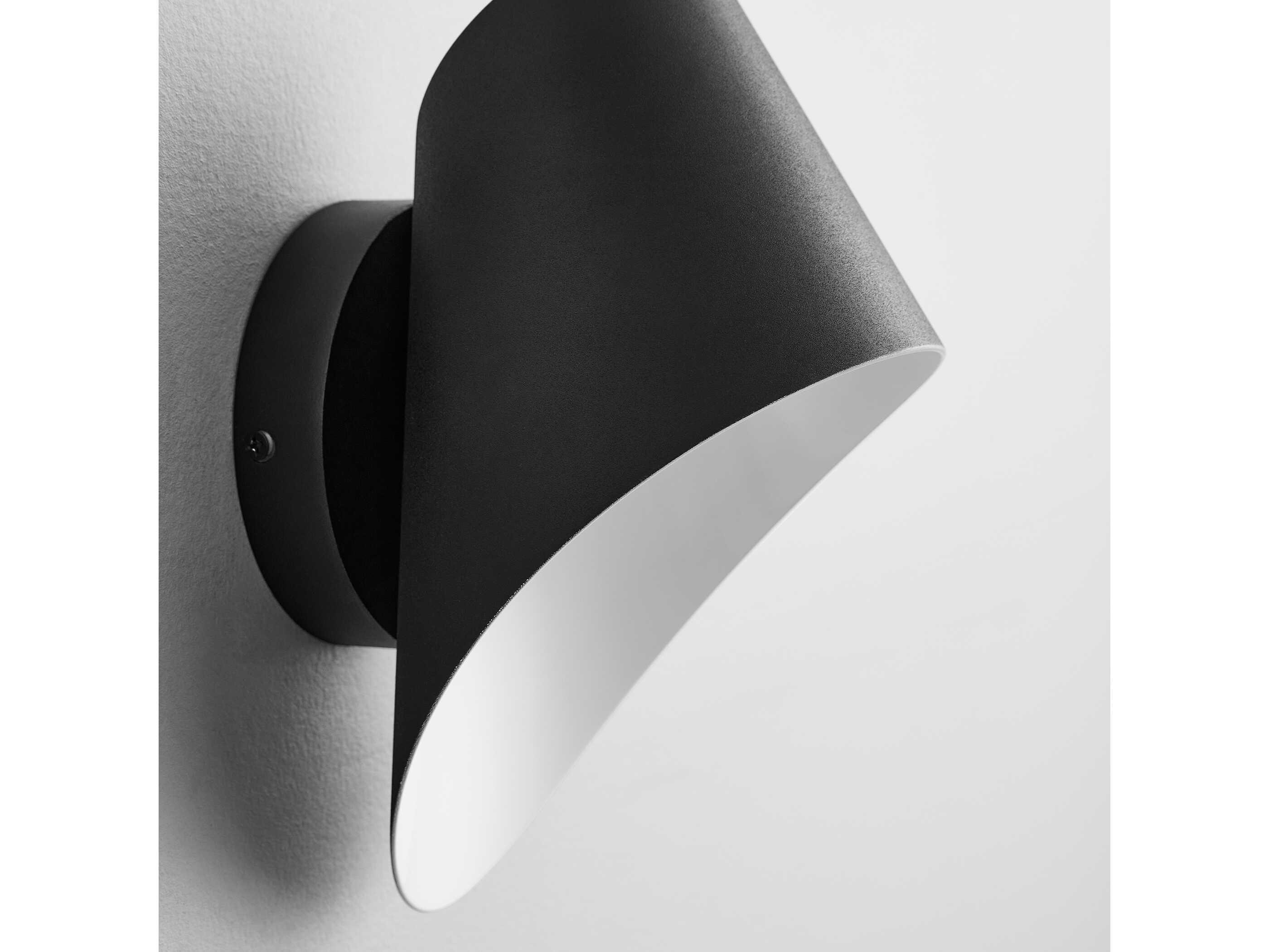 Oxygen by Quorum Lottie 1-Light Outdoor Wall Light