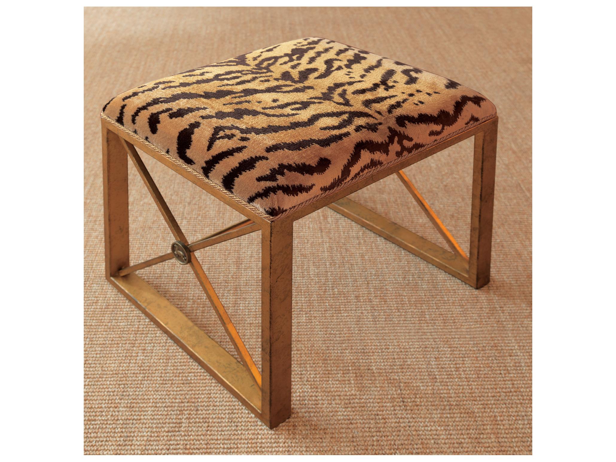 Port 68 Medallion Gold Le Tigre Natural Single Bench 19.5H X 18 X 20