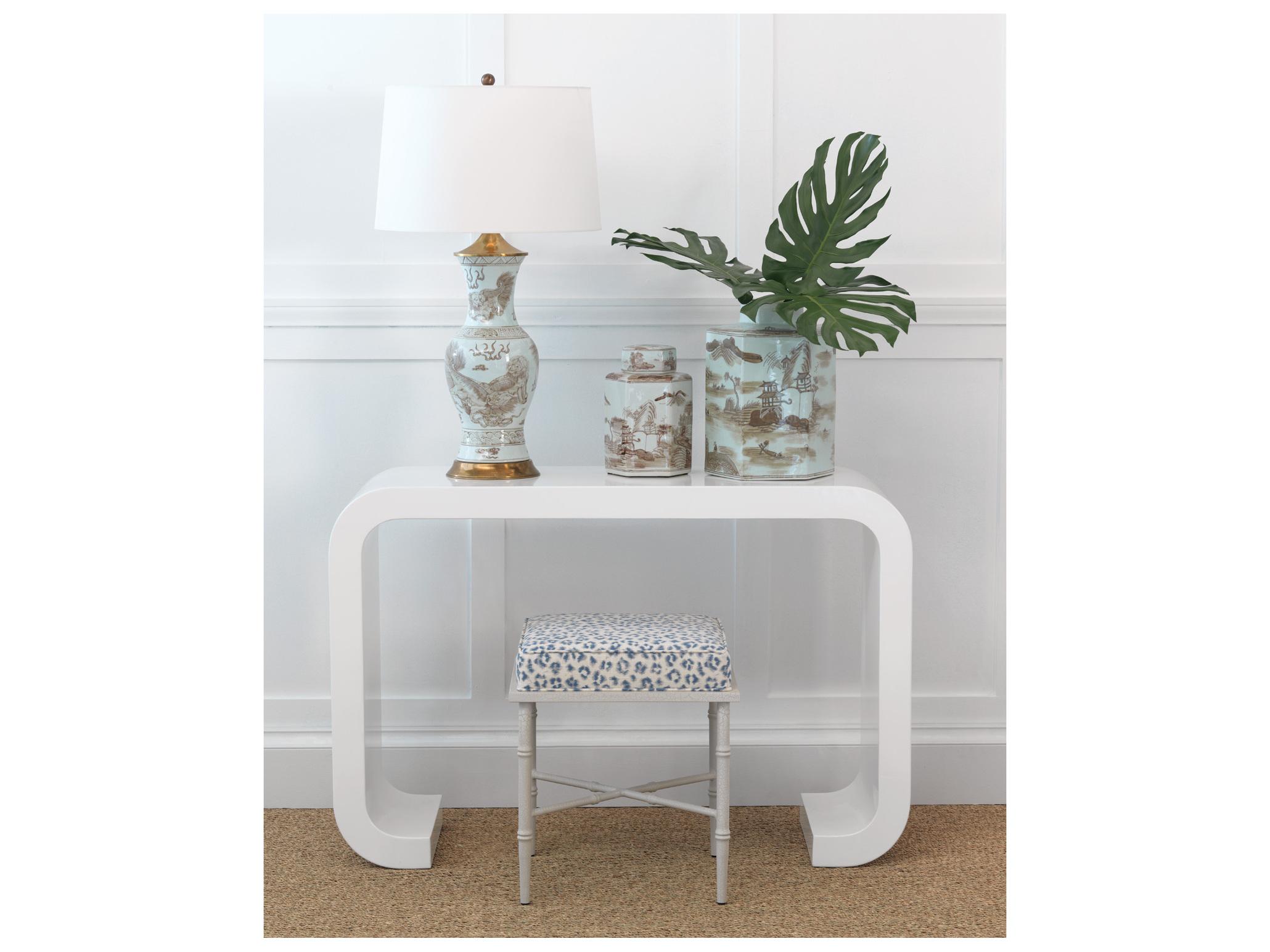 Port 68 Chow Brown Lamp