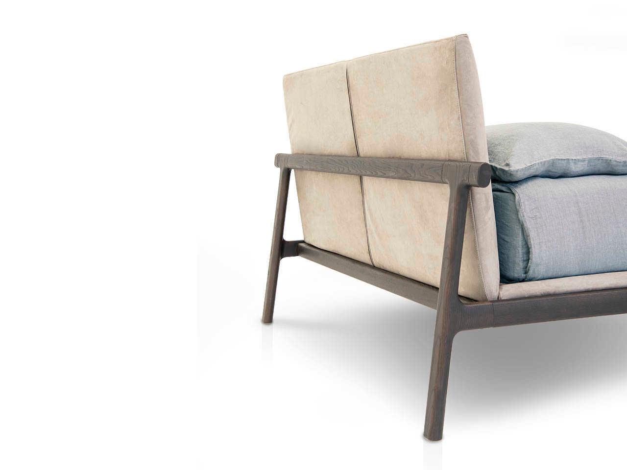 Pianca Fushimi Beige Solid Wood Upholstered King Platform Bed