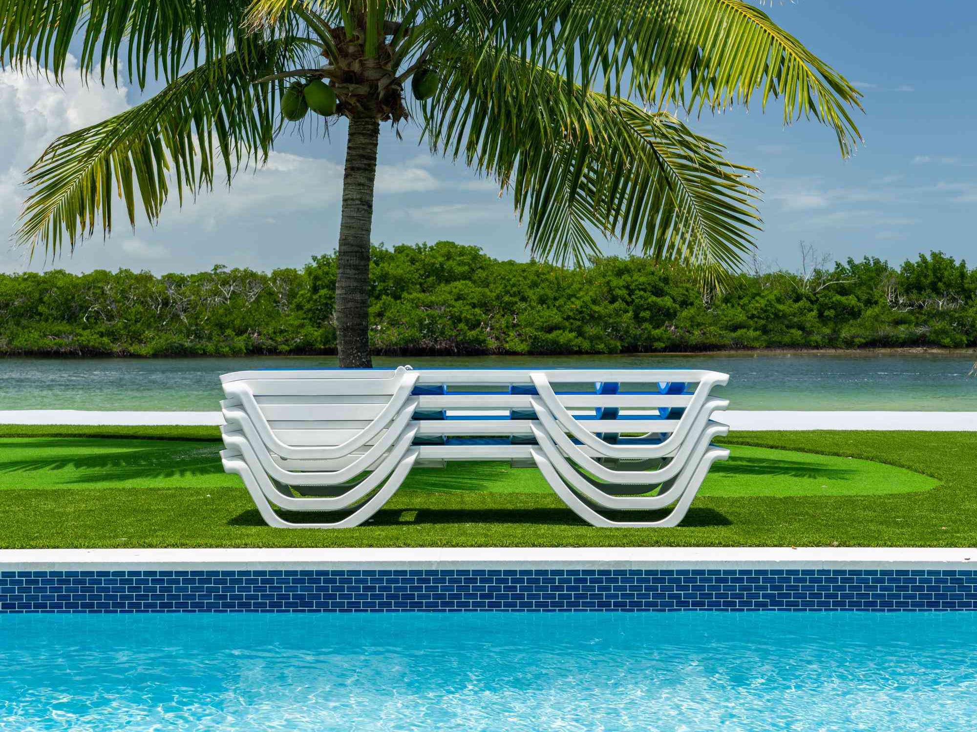 Panama Jack Abaco 3-Piece Chaise Lounge Set
