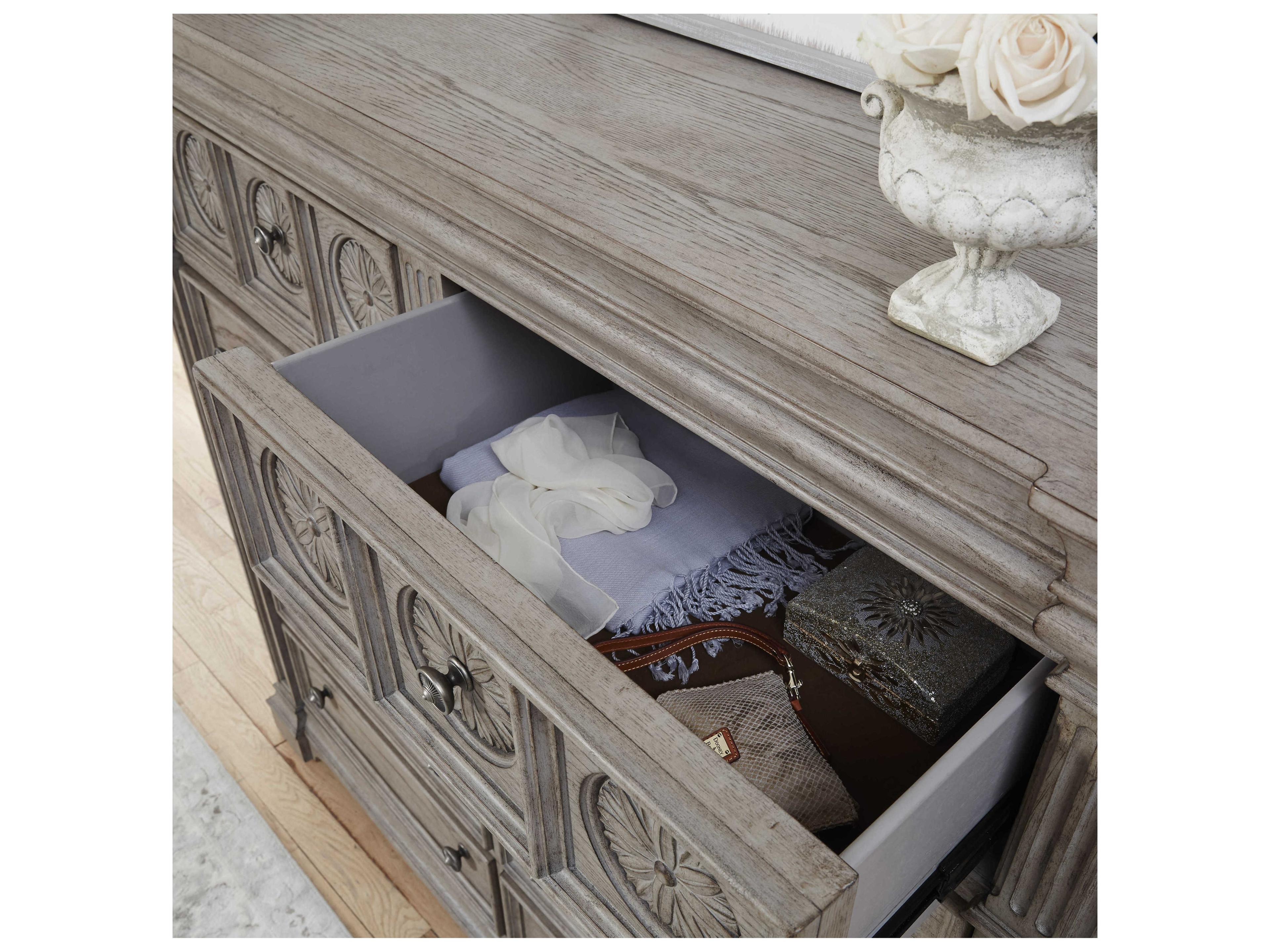 Pulaski Kingsbury 10-Drawers French Gray Rubberwood Accent Chest