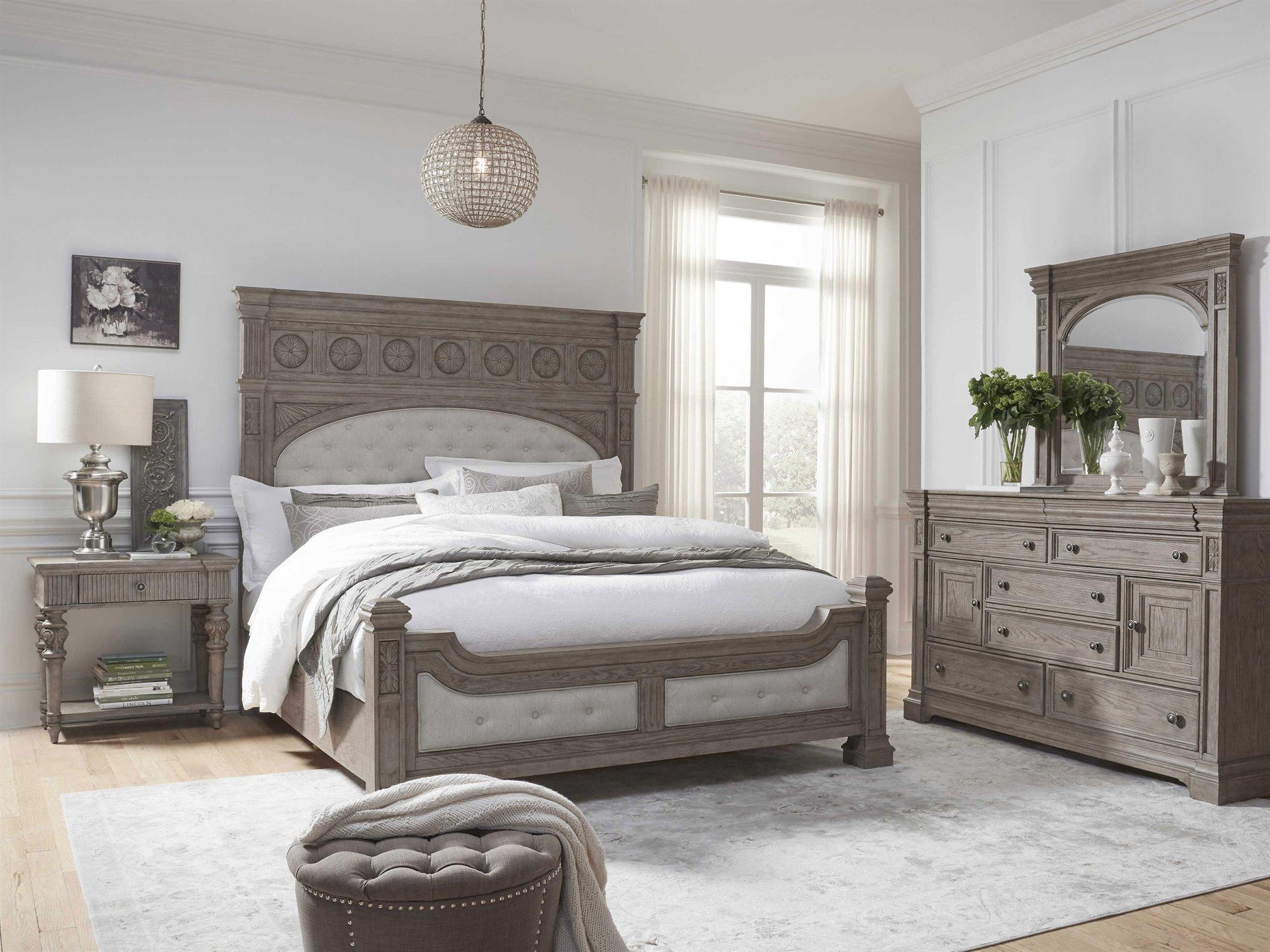 Pulaski Kingsbury Bedroom Set