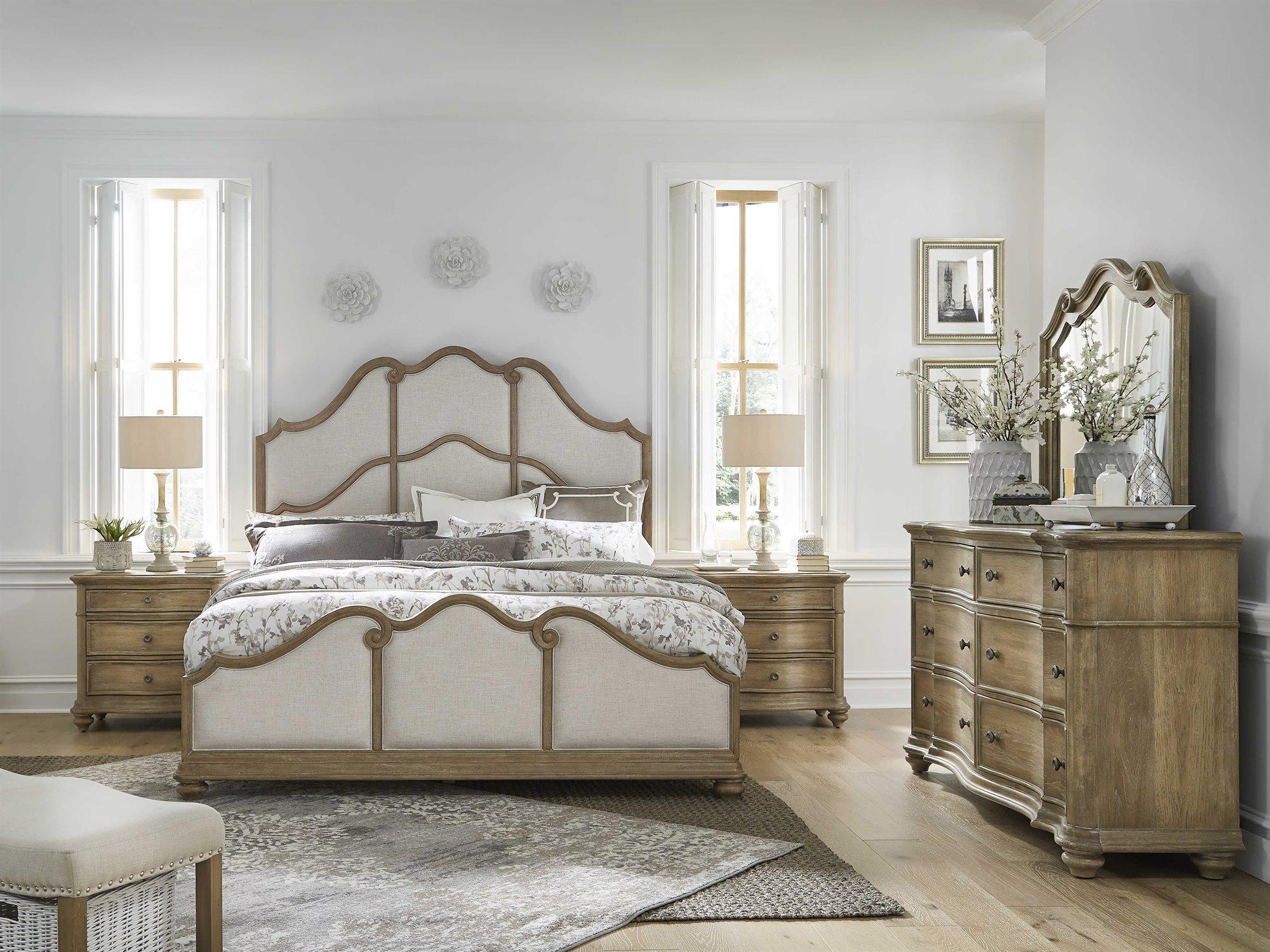 Pulaski Weston Hills Bedroom Set