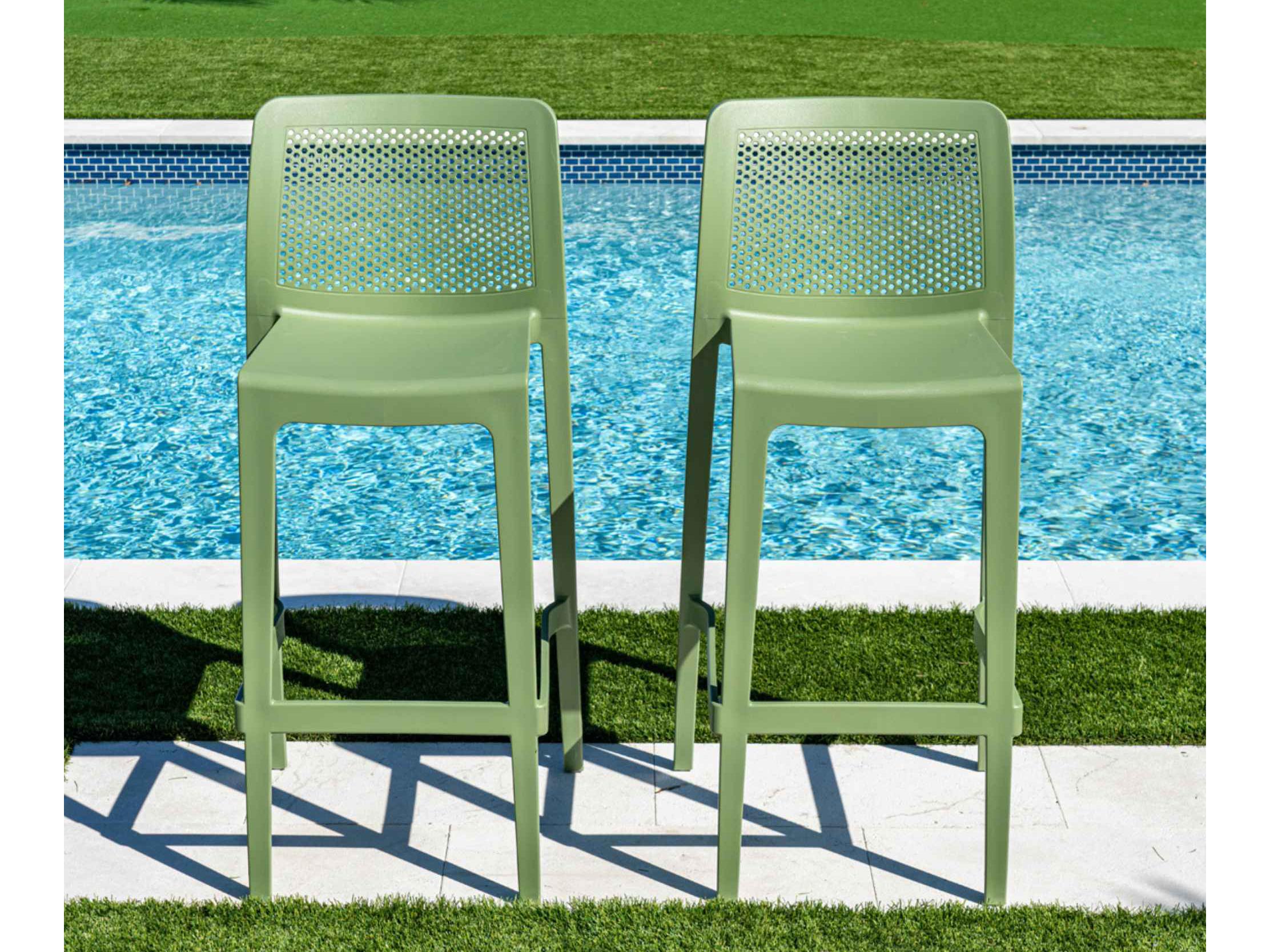 Rainbow Outdoor Lisa Green Polypropylene Bar Stool