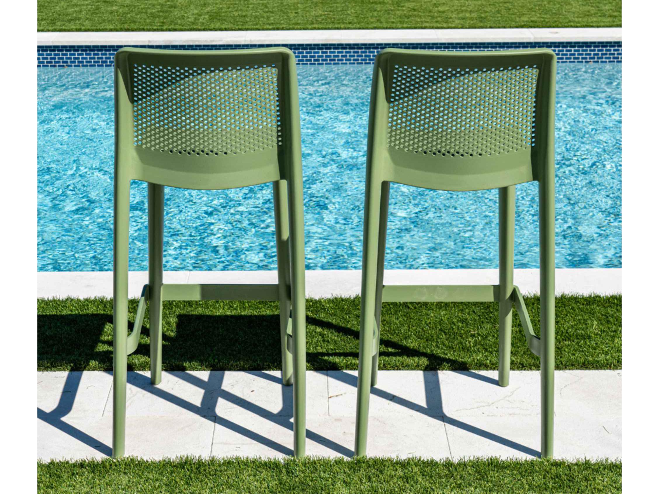 Rainbow Outdoor Lisa Green Polypropylene Bar Stool