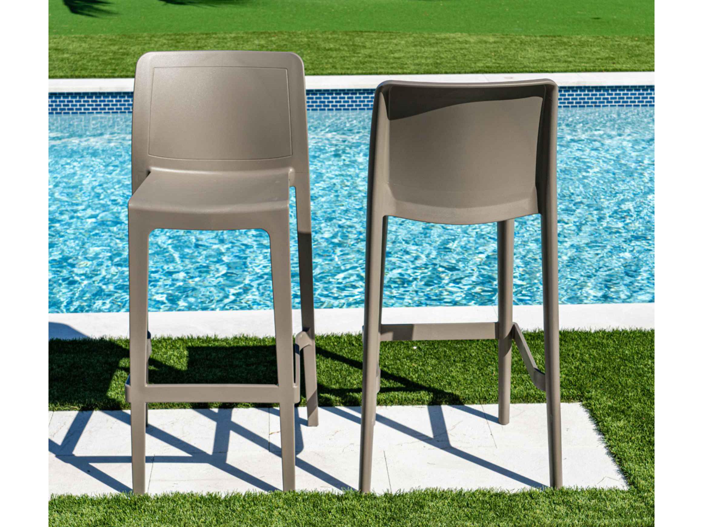 Rainbow Outdoor Luna Brown Polypropylene Bar Stool