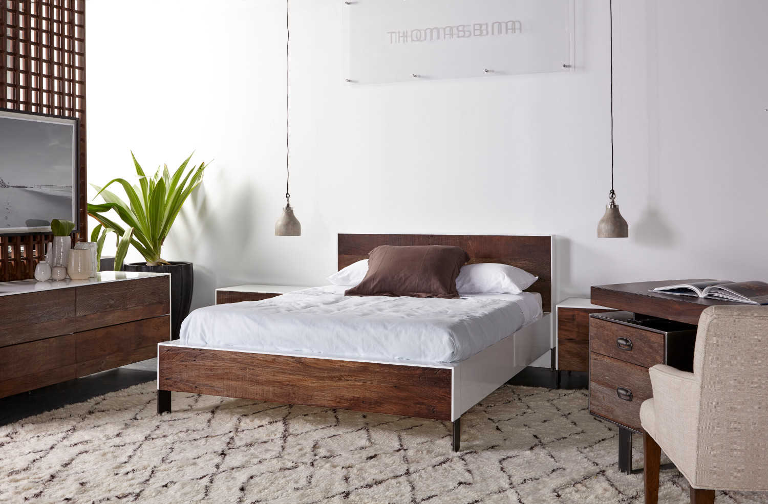 Sonder Living Cardosa 4-Drawers White Acacia Wood Double Dresser