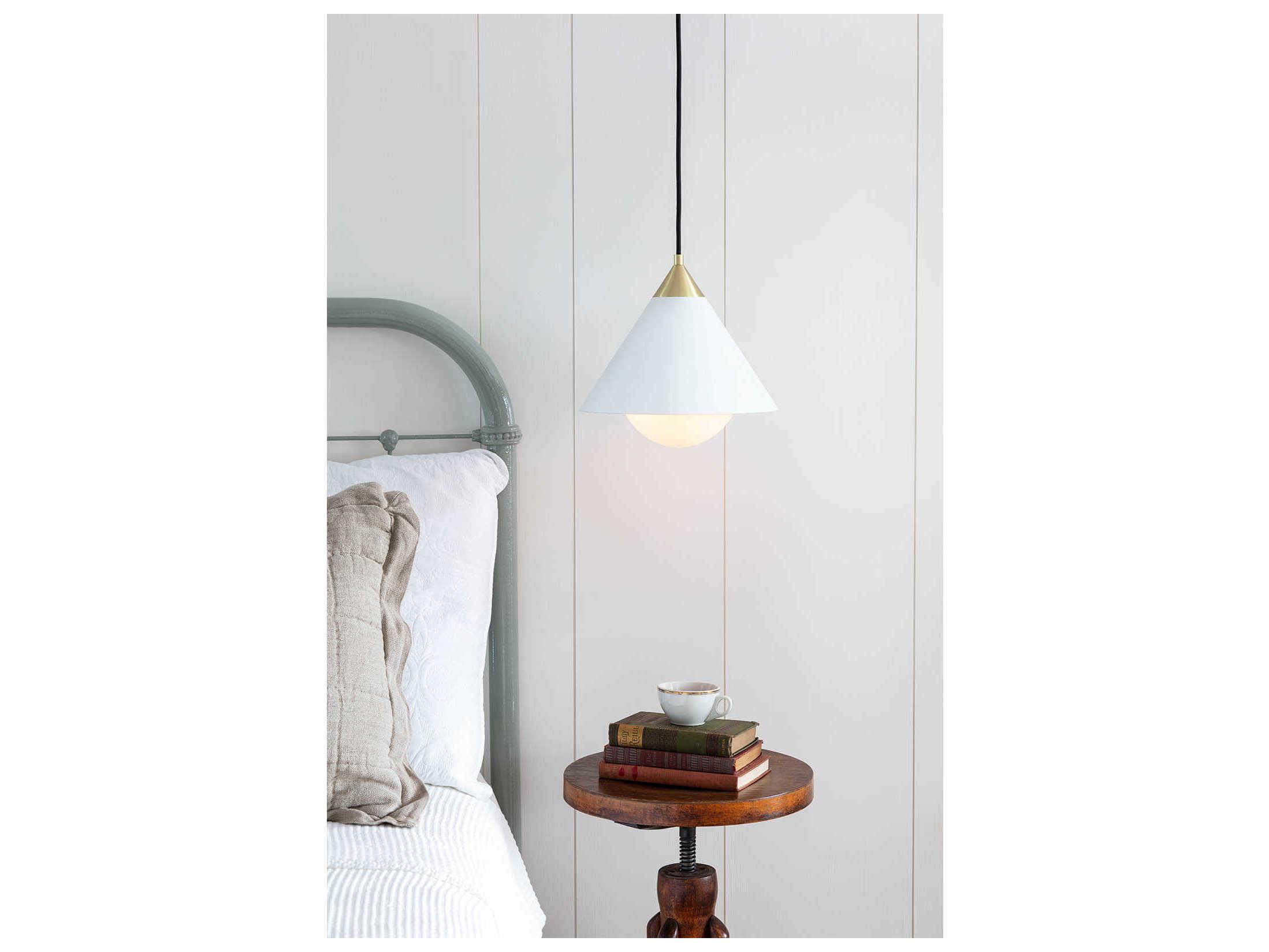 Regina Andrew Hilton 1-Light White Mini Pendant