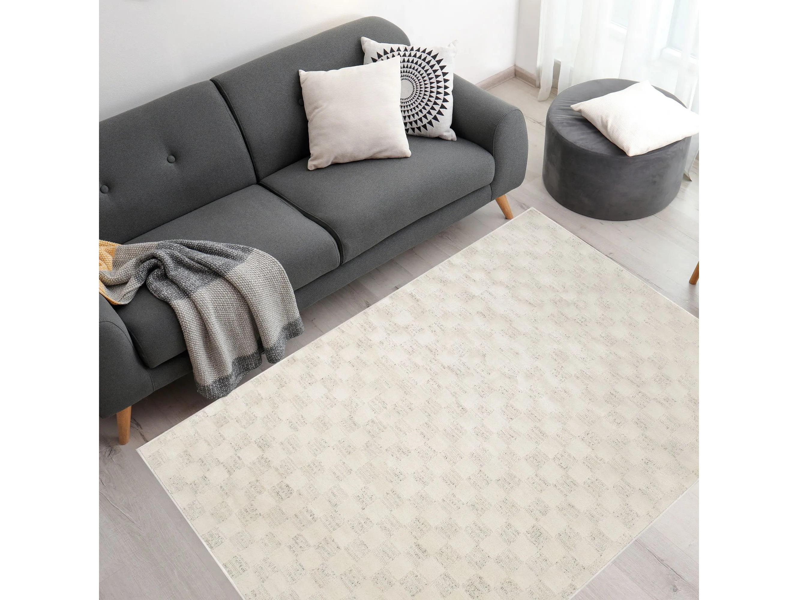 Renwil Dalia Geometric Area Rug