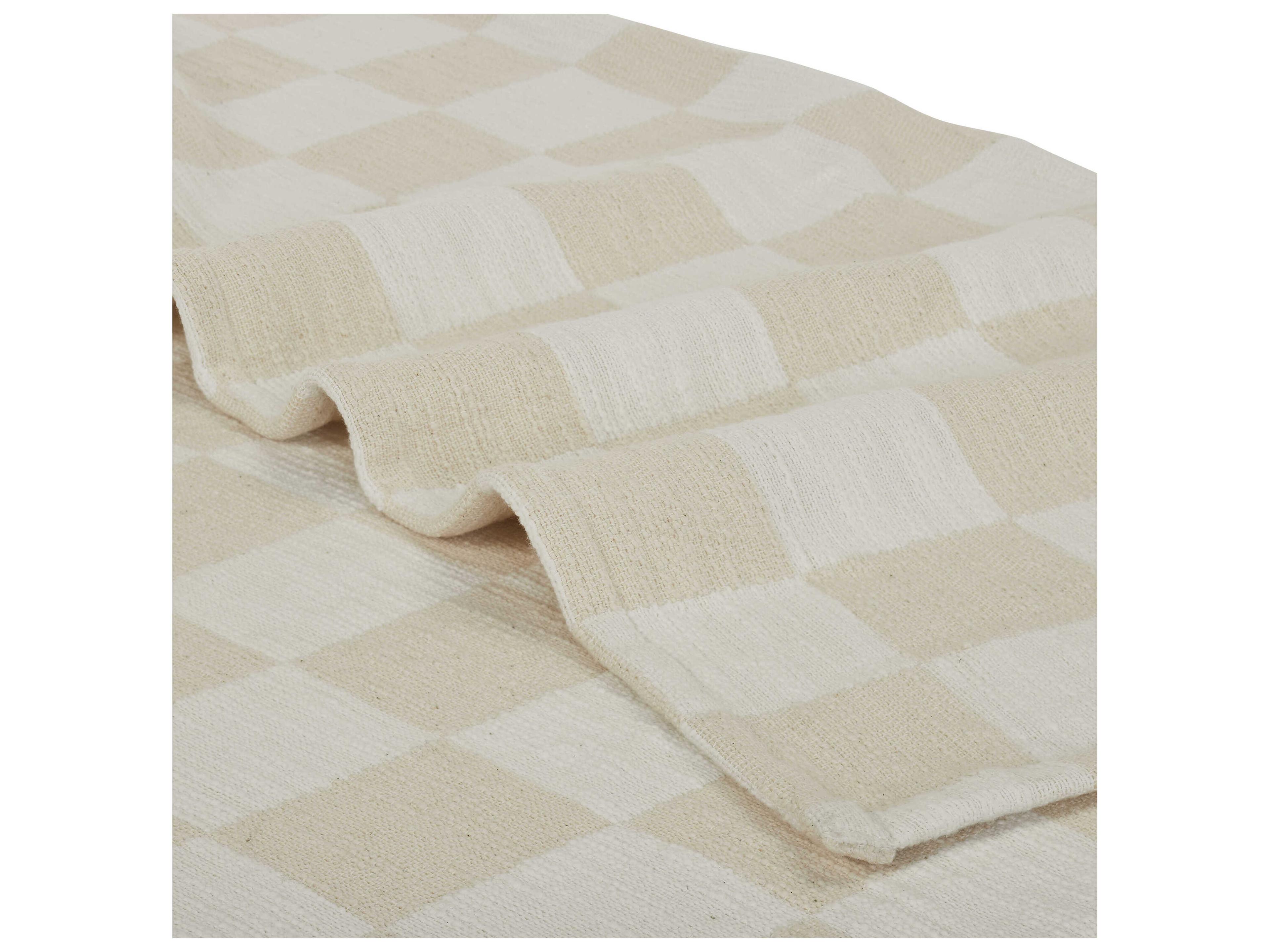 Renwil Grandi Throw Blanket