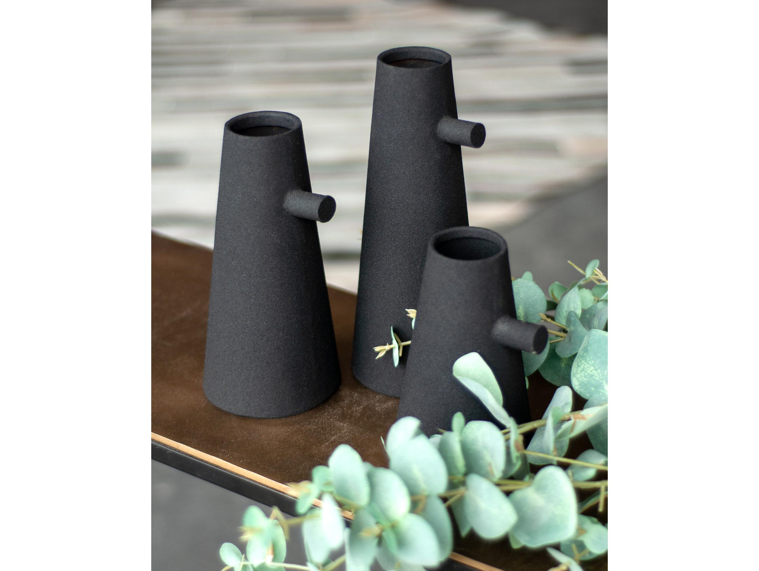 Renwil Aflynta Matte Black Vase