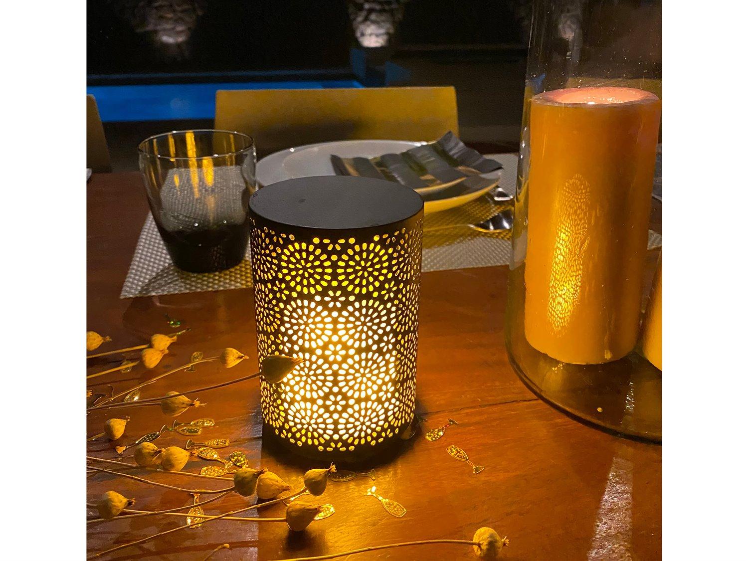 Smart & Green Dancing Flame Matte Black LED Table Lamp