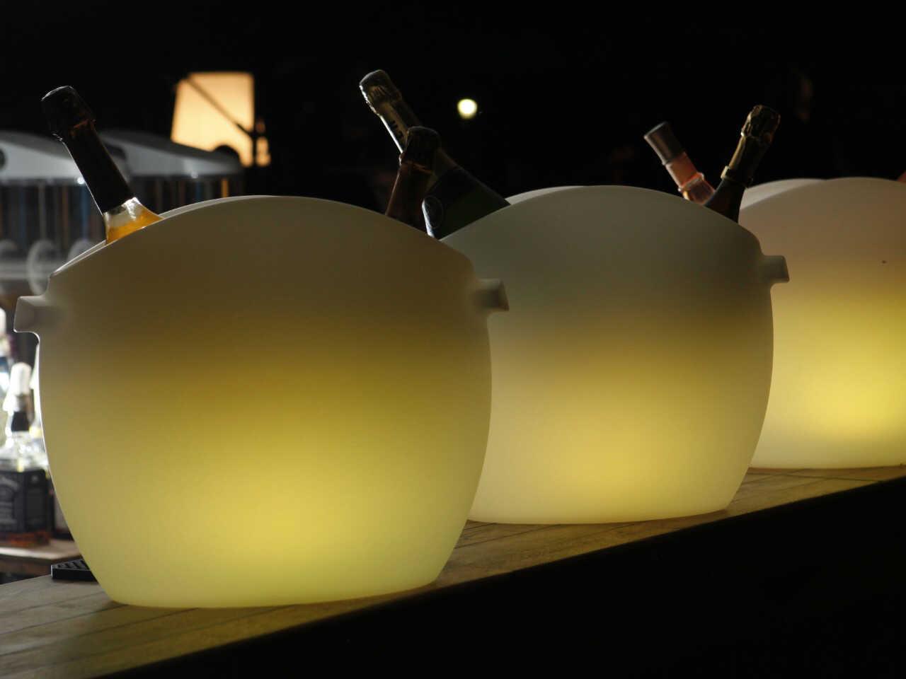 Smart & Green Original So Fresh Bluetooth Outdoor LED Light Champagne Cooler