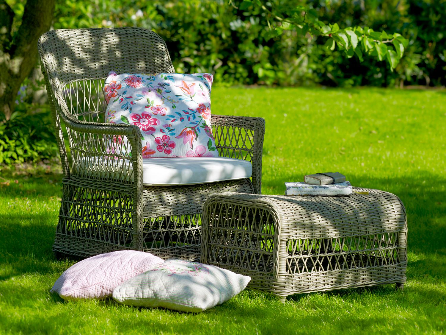 Sika Design Georgia Garden Wicker Antique Dawn Footstool
